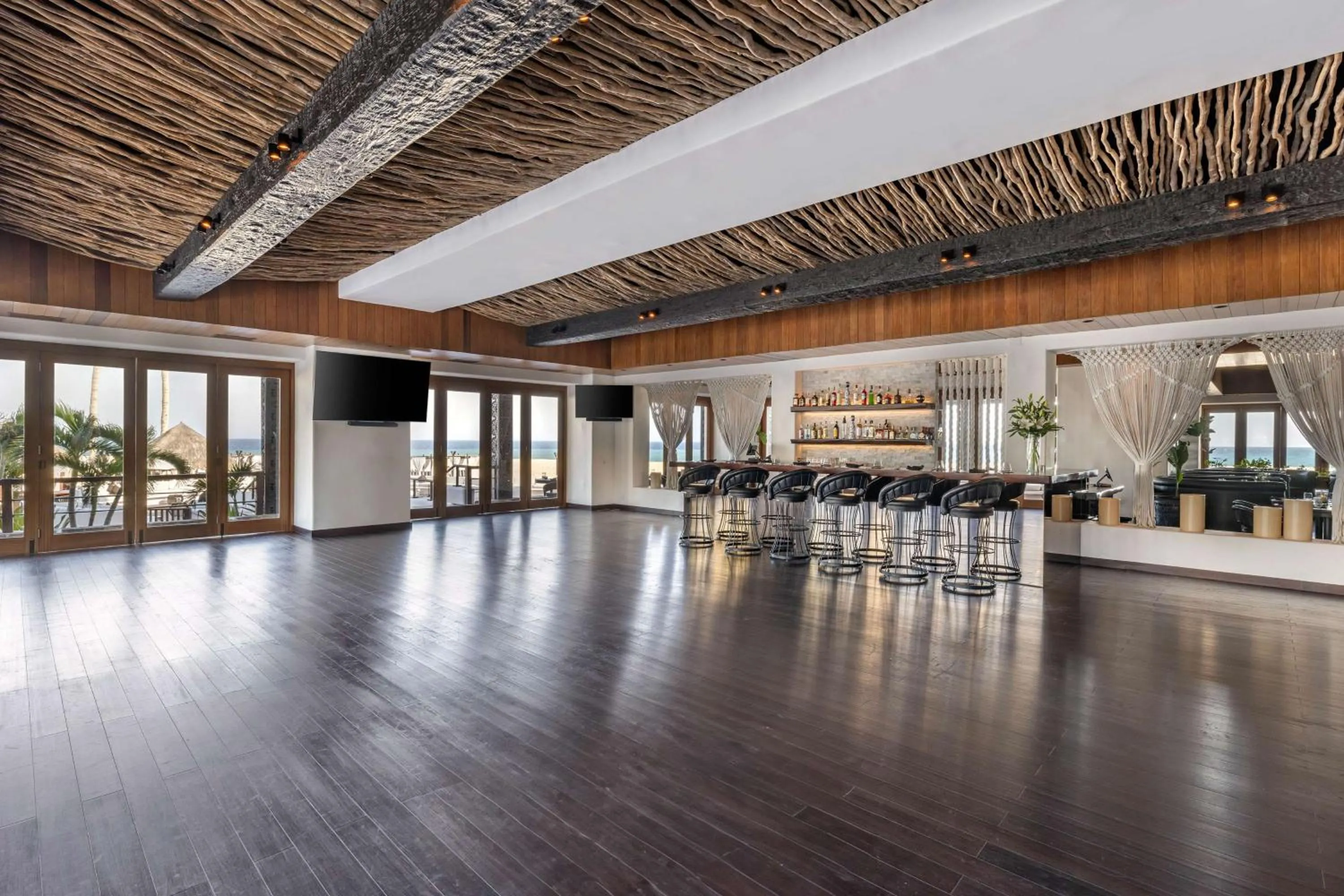 Lounge or bar in Hilton Vacation Club Cabo Azul Los Cabos