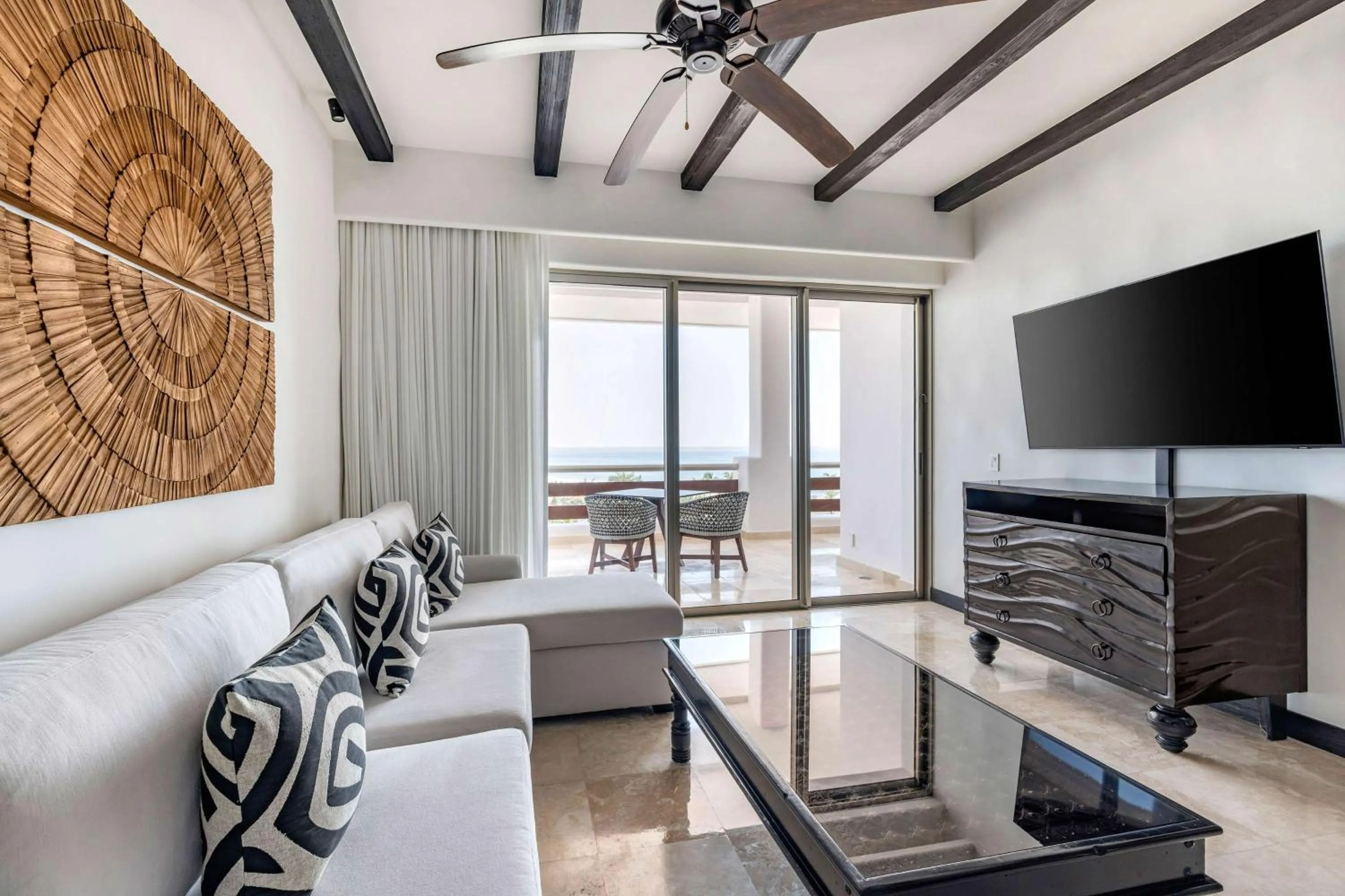 Living room in Hilton Vacation Club Cabo Azul Los Cabos