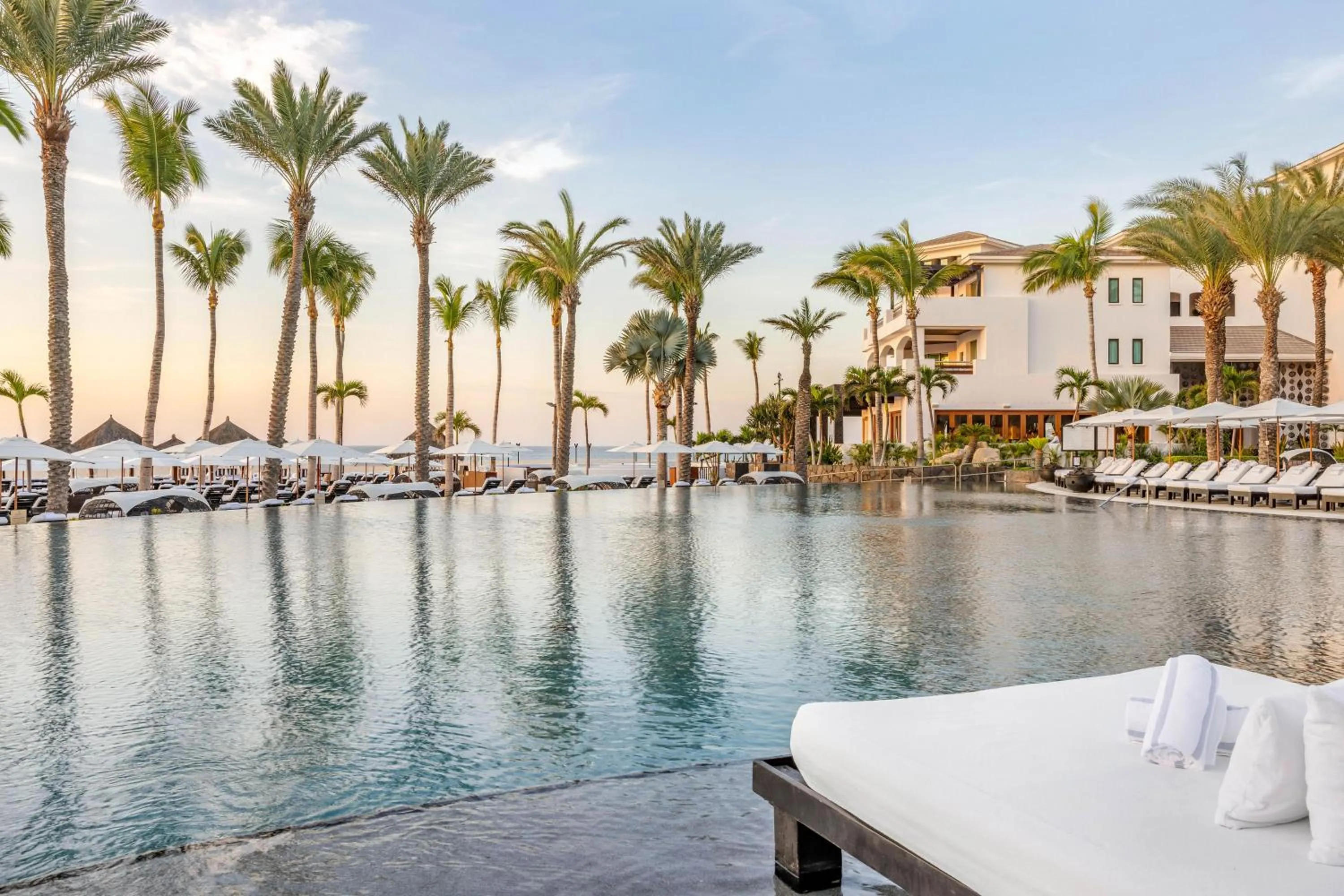Swimming pool in Hilton Vacation Club Cabo Azul Los Cabos
