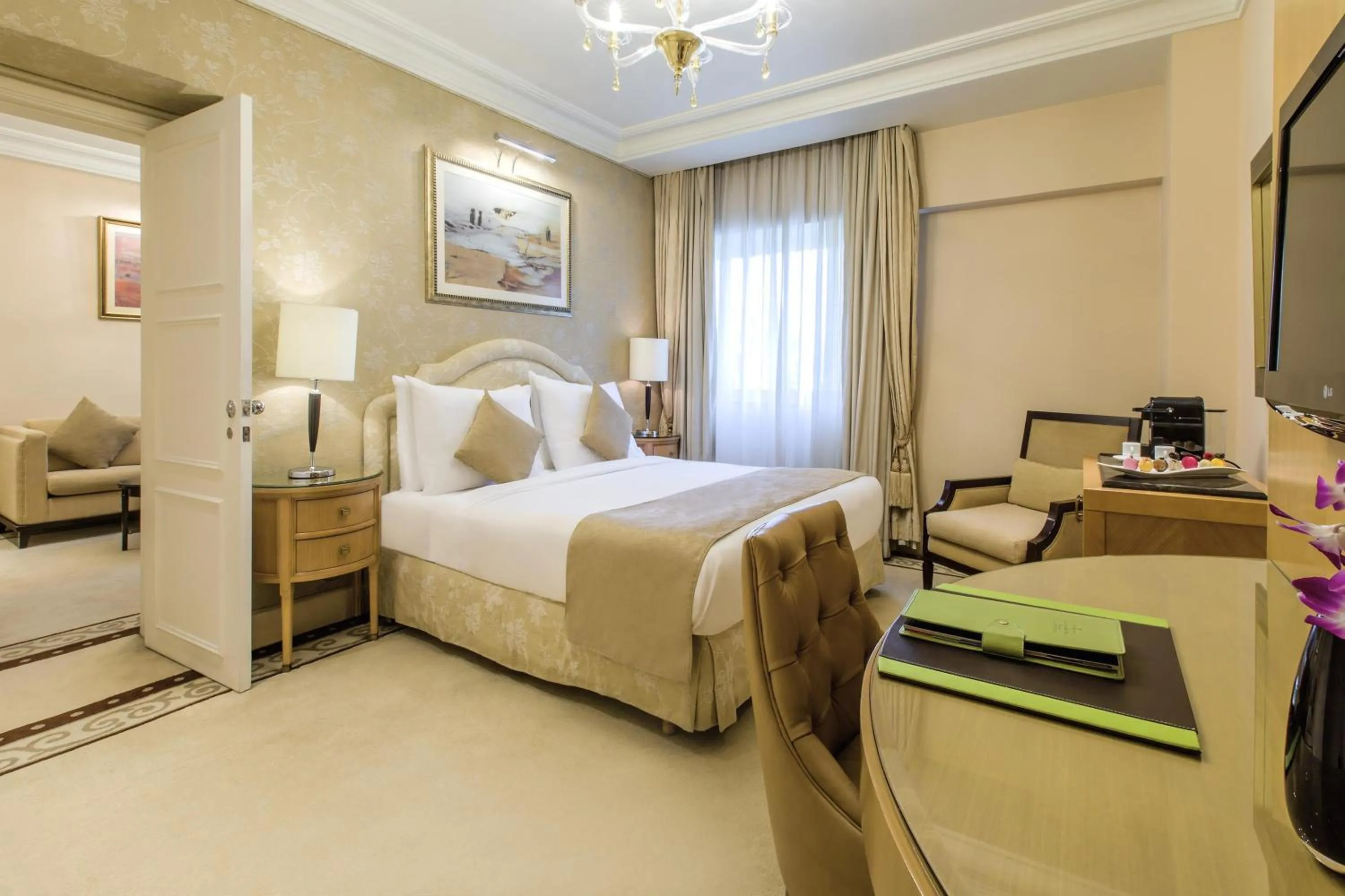Photo of the whole room, Bed in Kempinski Nile Hotel, Cairo
