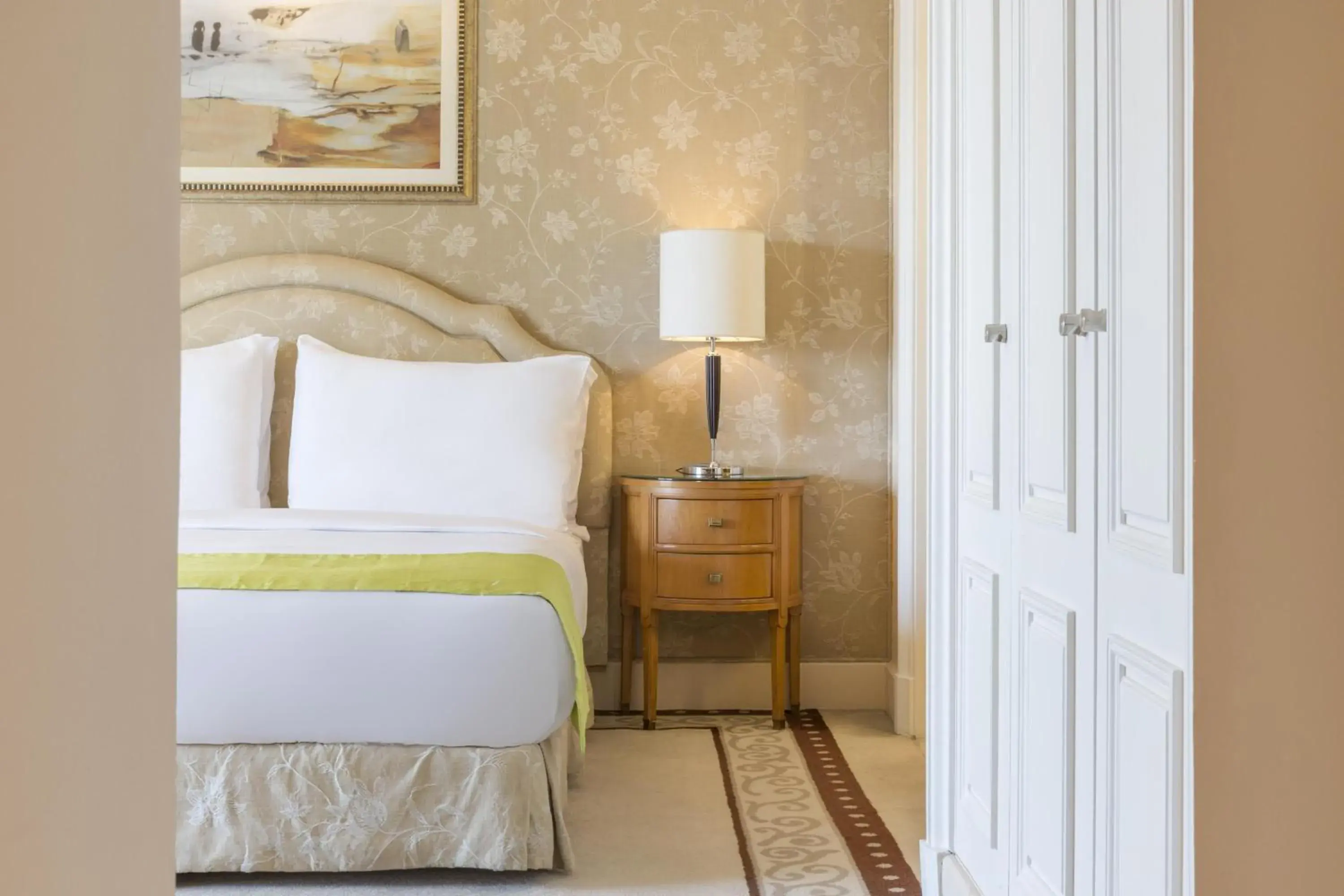 Nile Deluxe Room King in Kempinski Nile Hotel, Cairo Nile Deluxe Room King in Kempinski Nile Hotel, Cairo