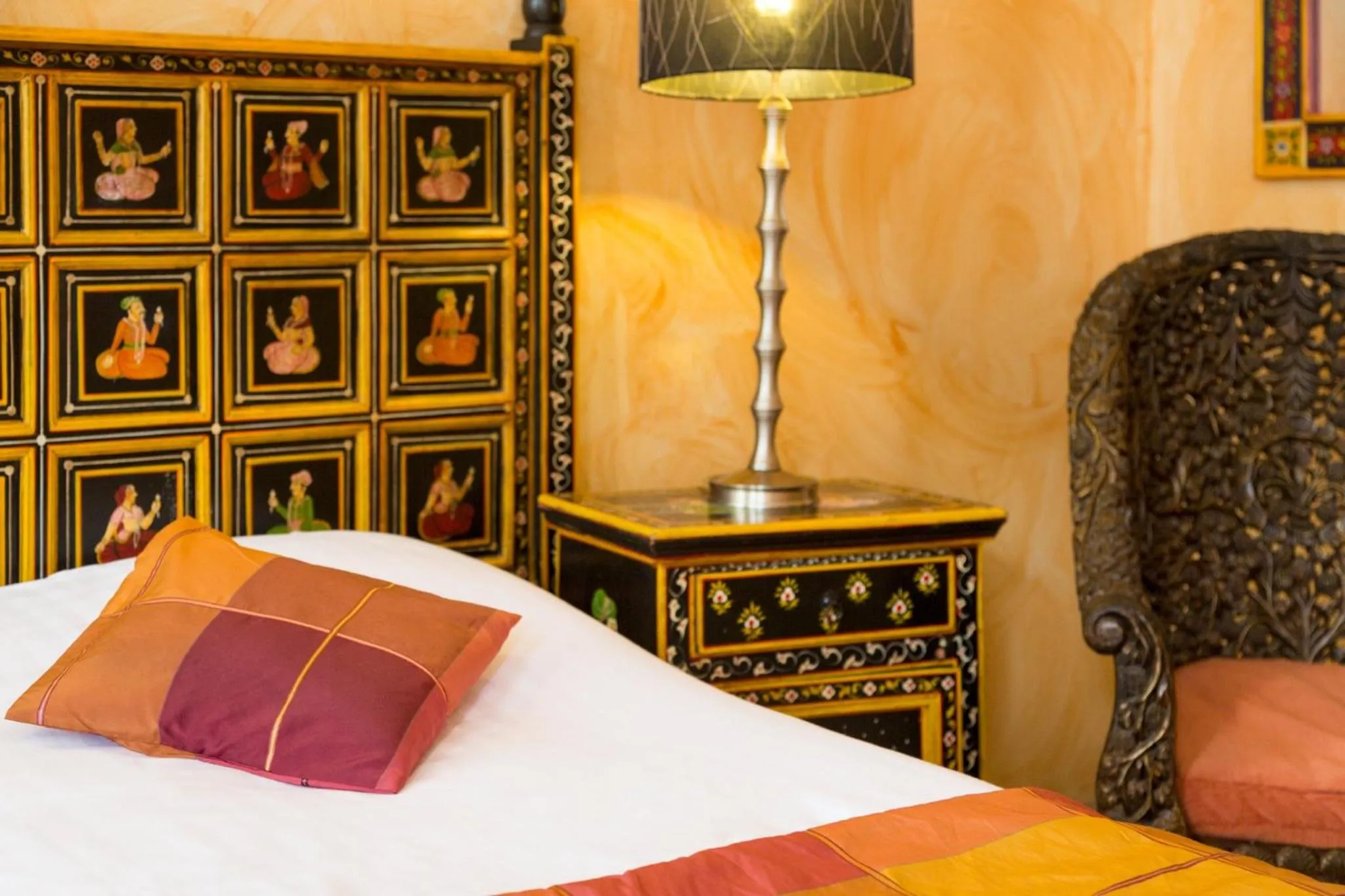 Bed in Hôtel & Spa du Domaine des Thômeaux, The Originals Relais