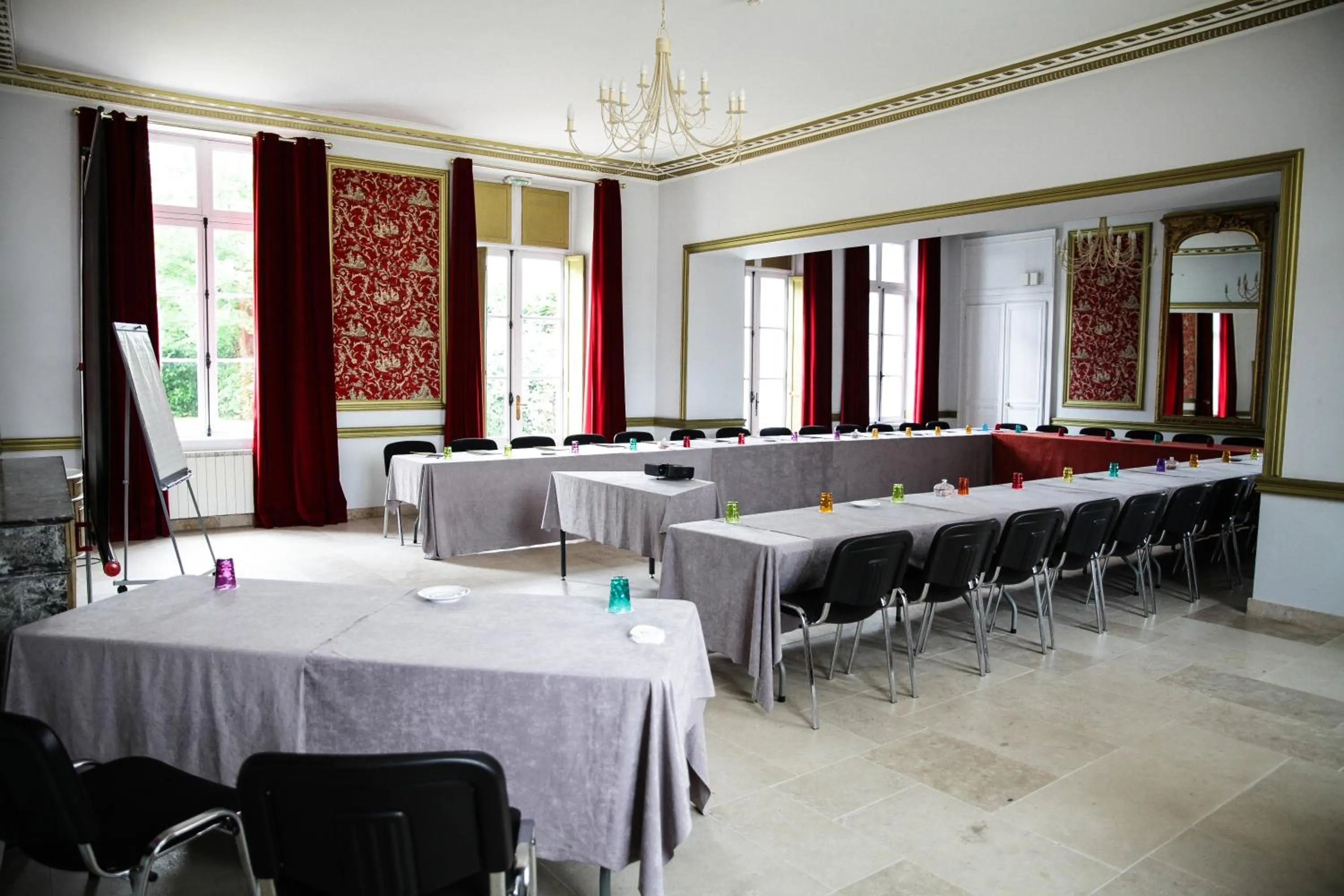 Meeting/conference room in Hôtel & Spa du Domaine des Thômeaux, The Originals Relais