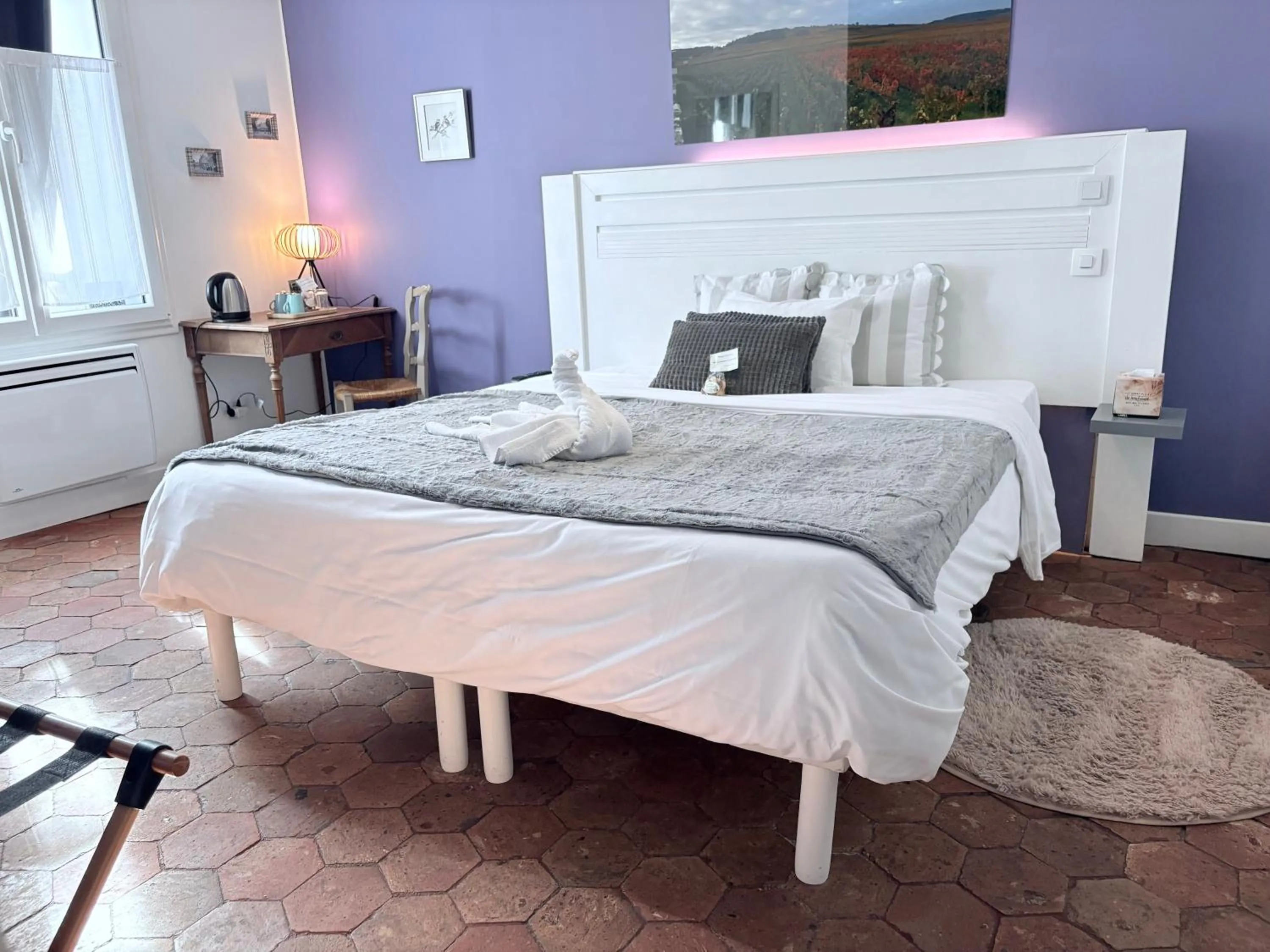 Photo of the whole room, Bed in Au Richebourg Nogent