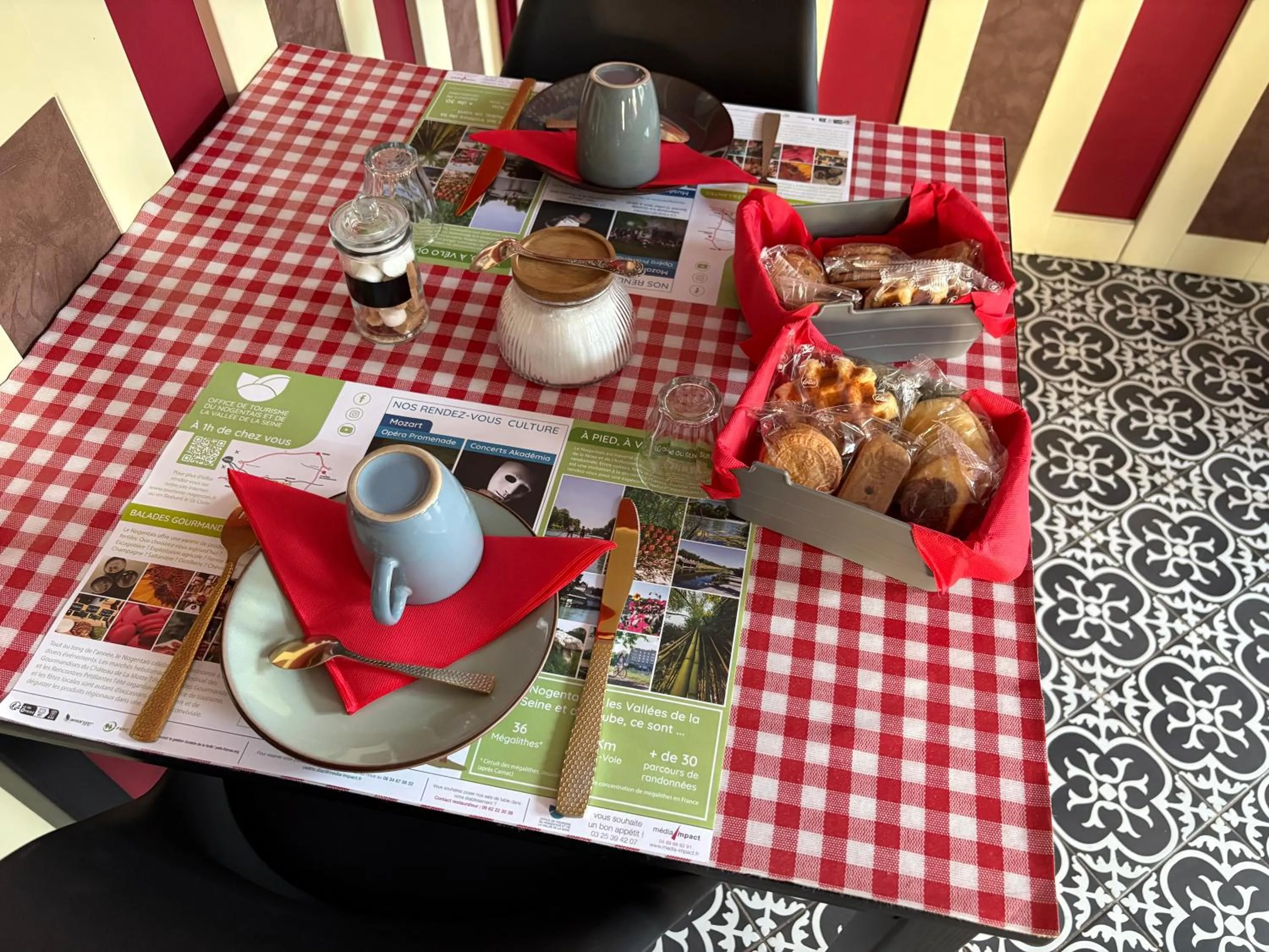 Breakfast in Au Richebourg Nogent