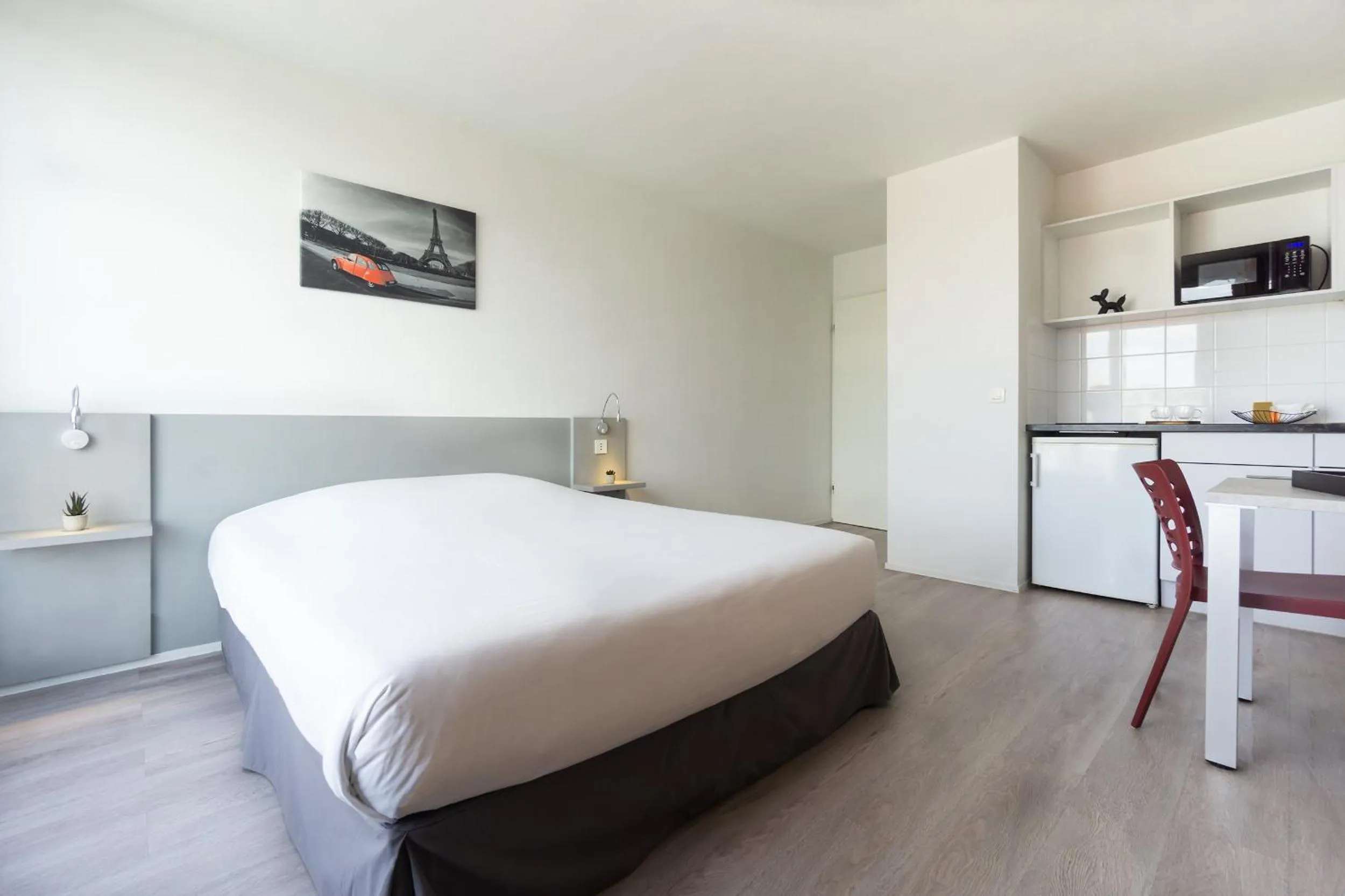 Photo of the whole room, Bed in City Résidence Ivry