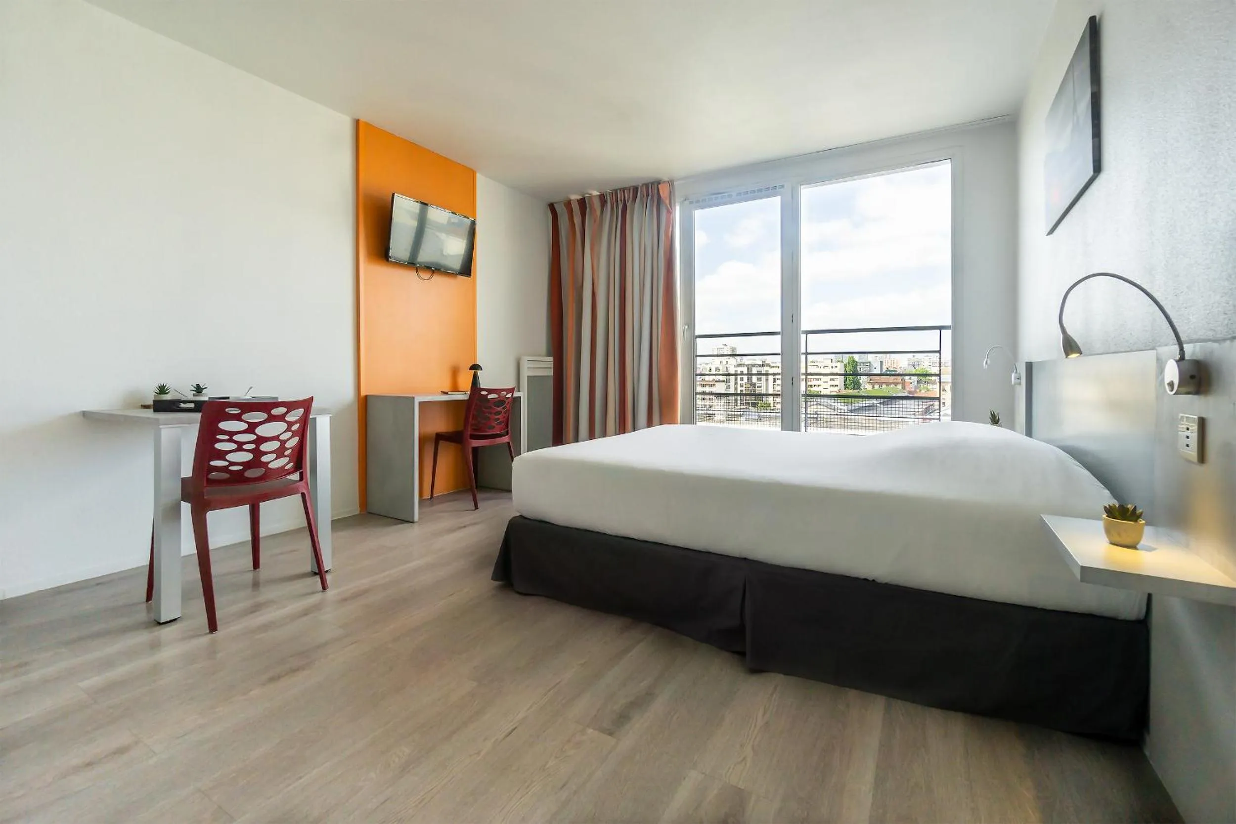 TV and multimedia, Bed in City Résidence Ivry