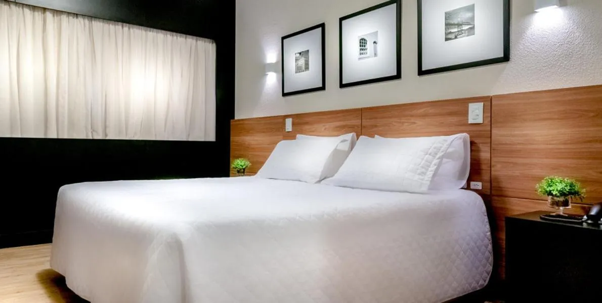 Bedroom, Bed in Cambirela Hotel