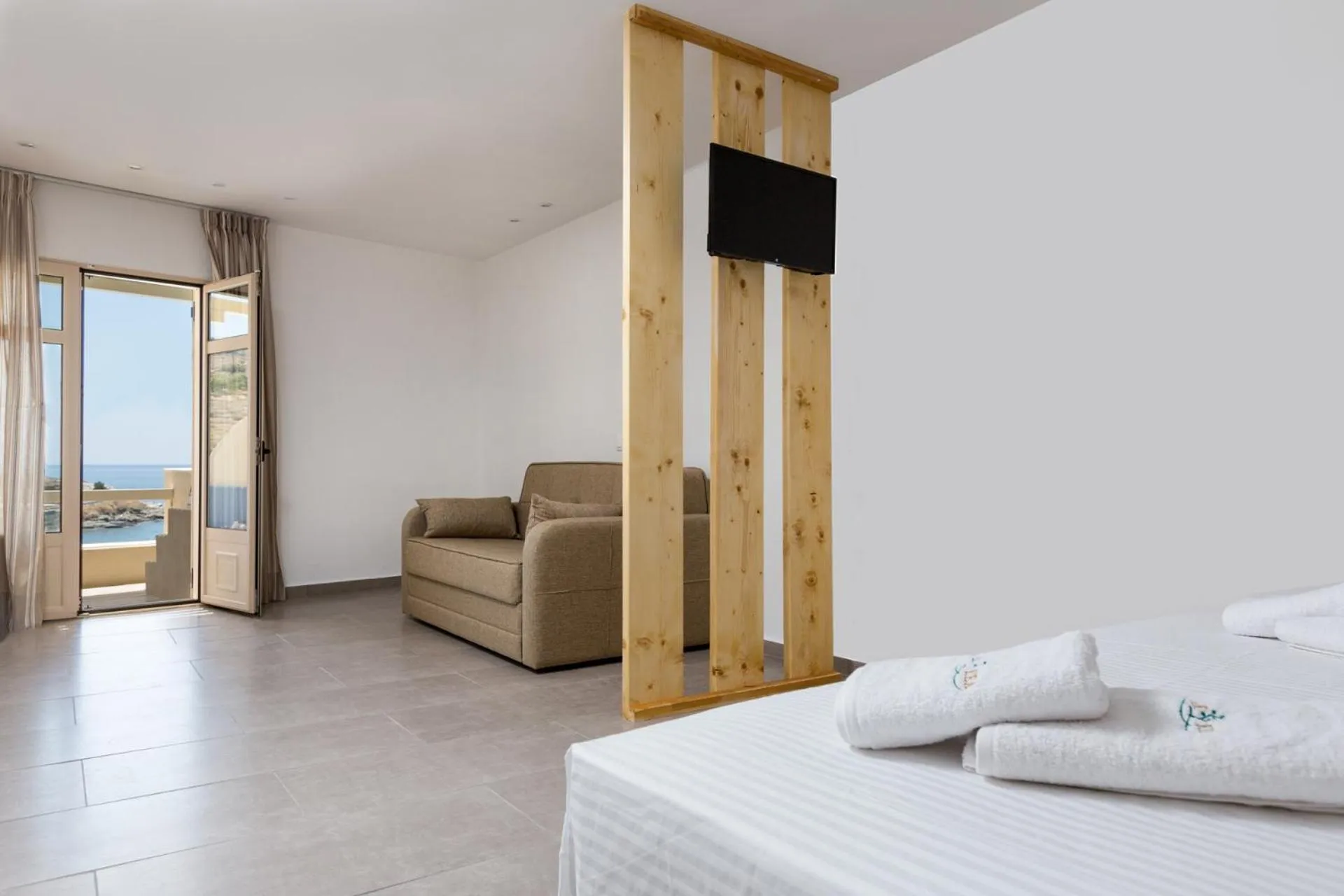 Day in Anamar Kea Boutique