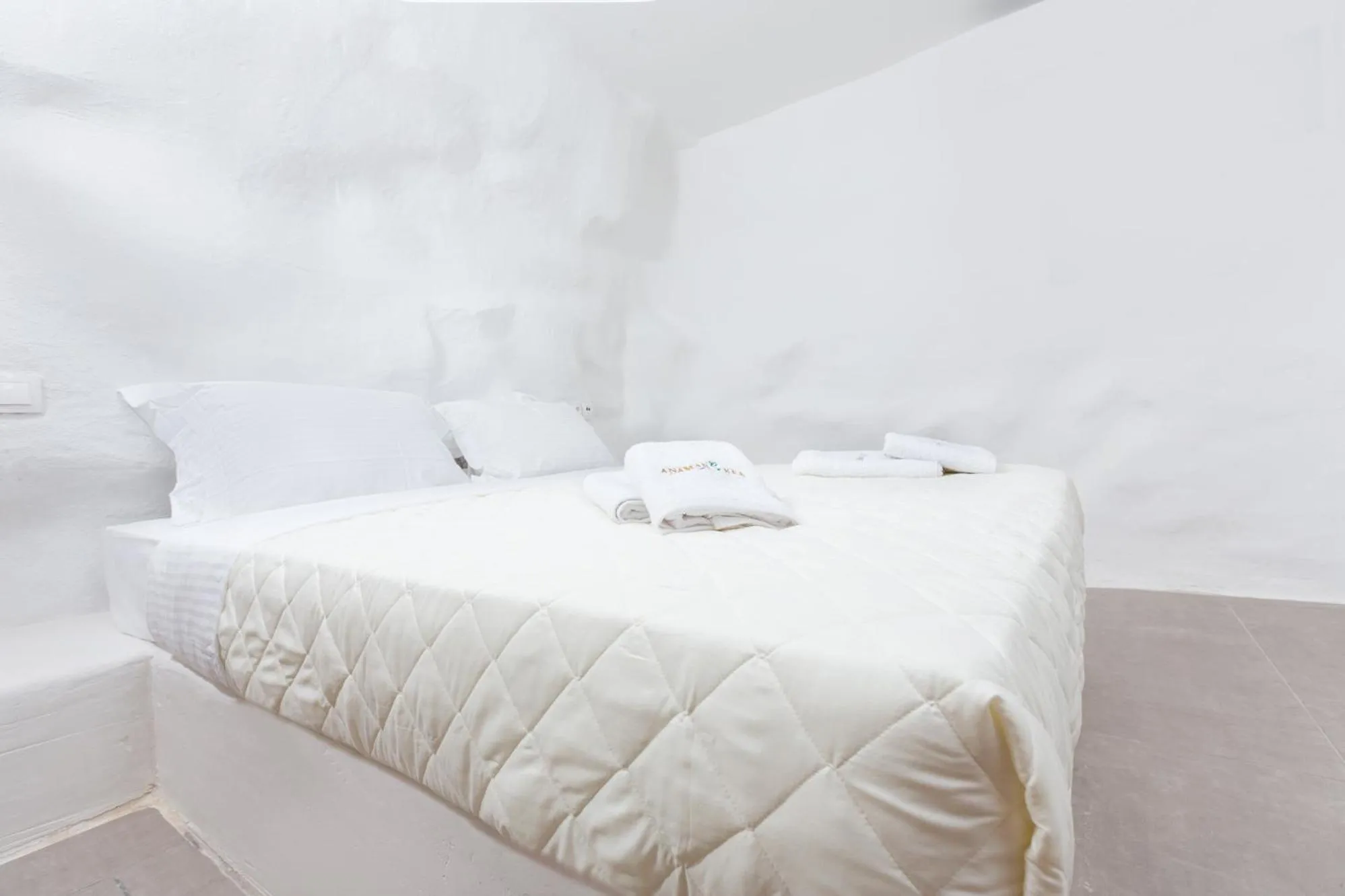 Bed in Anamar Kea Boutique