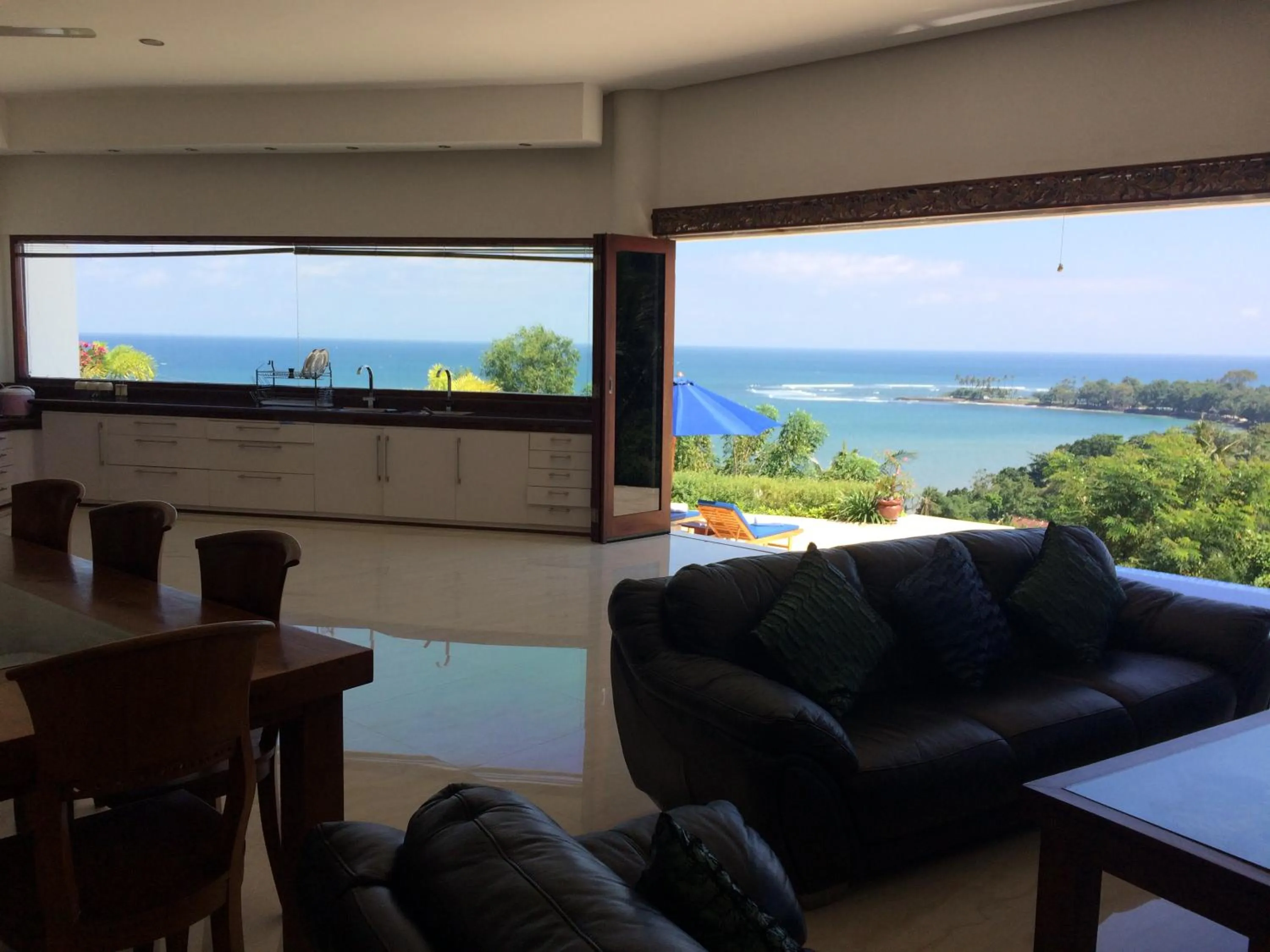 Restaurant/places to eat in Villa Kipas Retreat