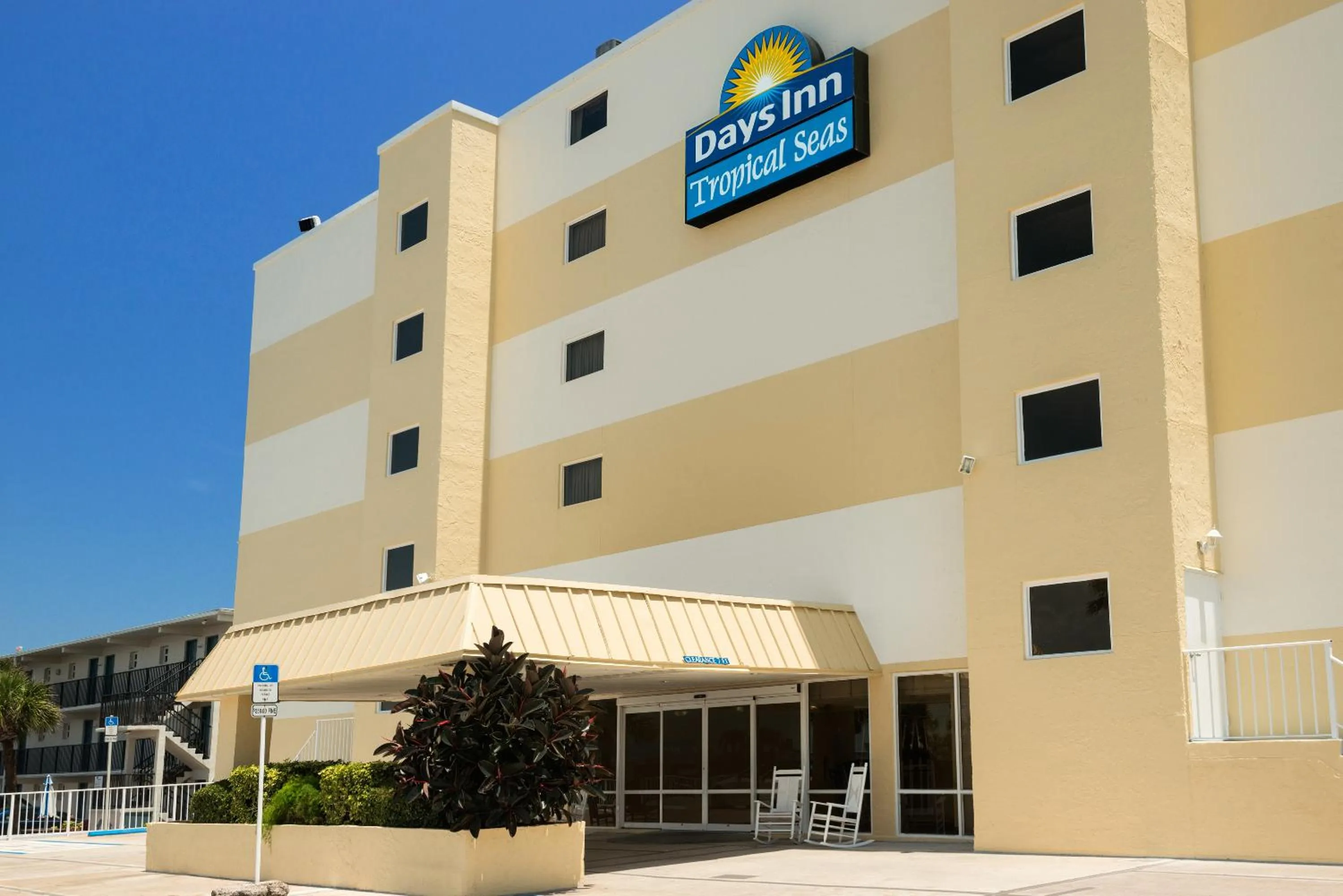 Property building in Days Inn by Wyndham Daytona Oceanfront