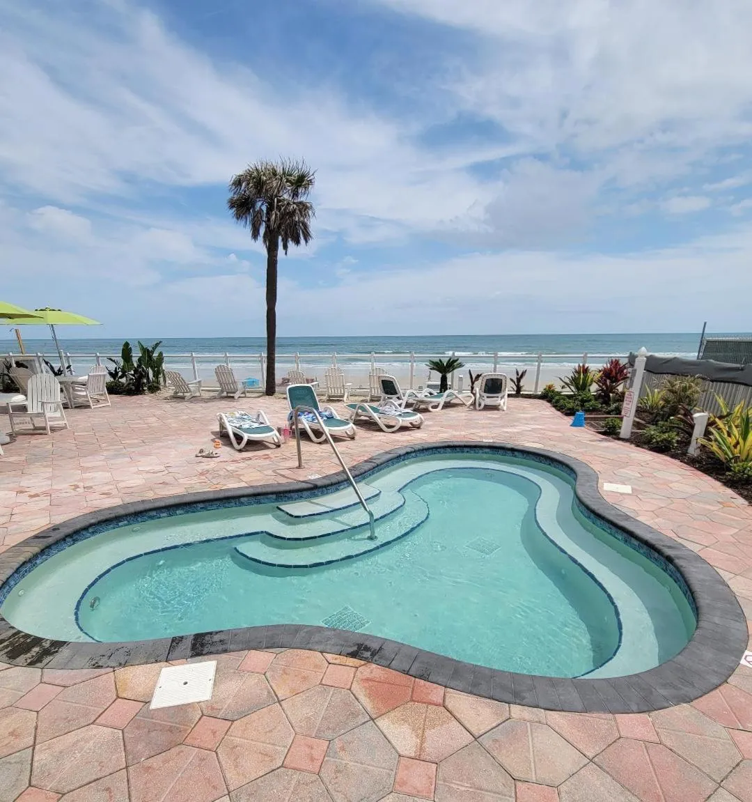 Hot Tub in Days Inn by Wyndham Daytona Oceanfront