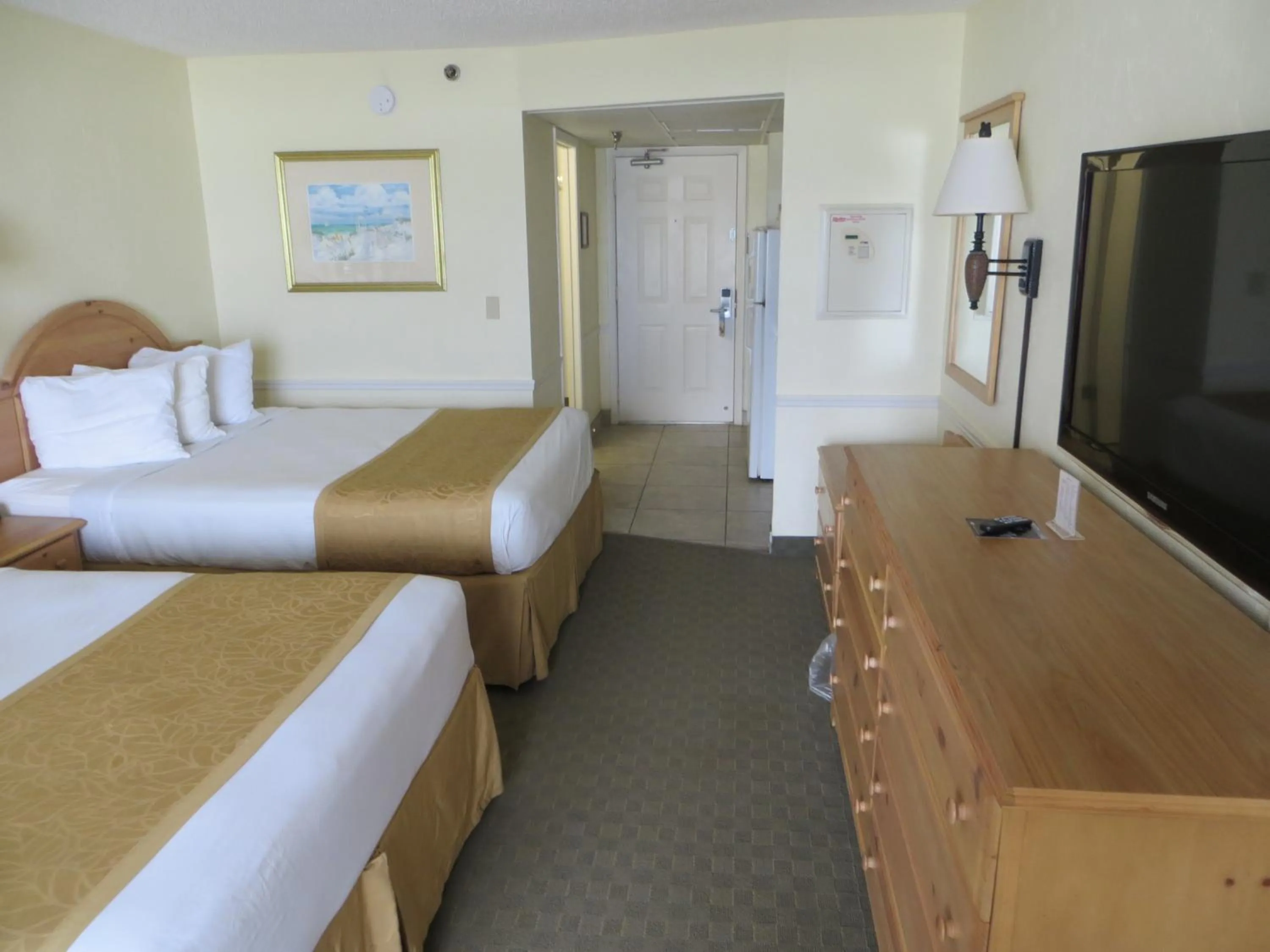 Bed in Days Inn by Wyndham Daytona Oceanfront