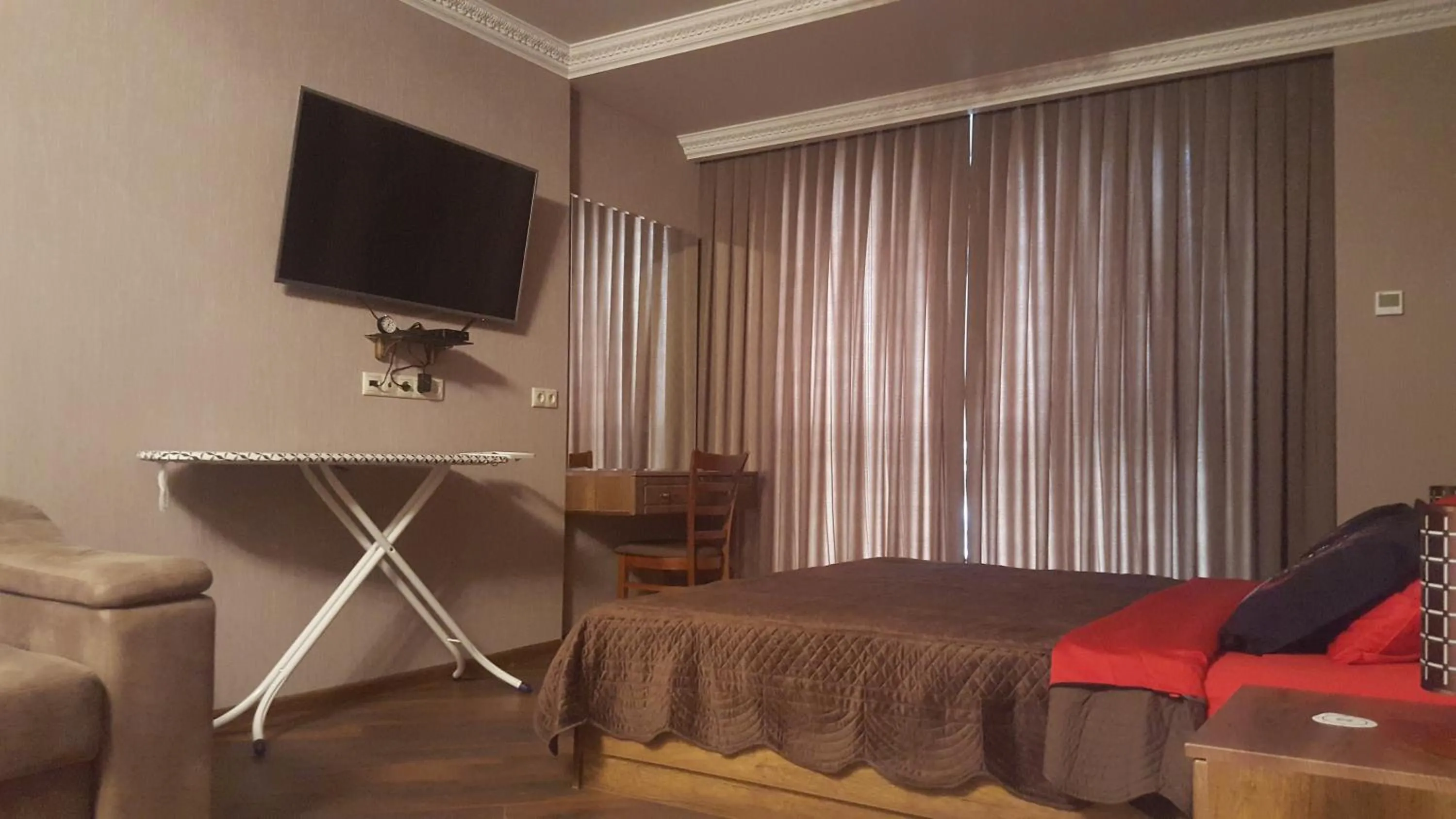 TV and multimedia, Bed in Mimino Apartment Deluxe First Line (C II)