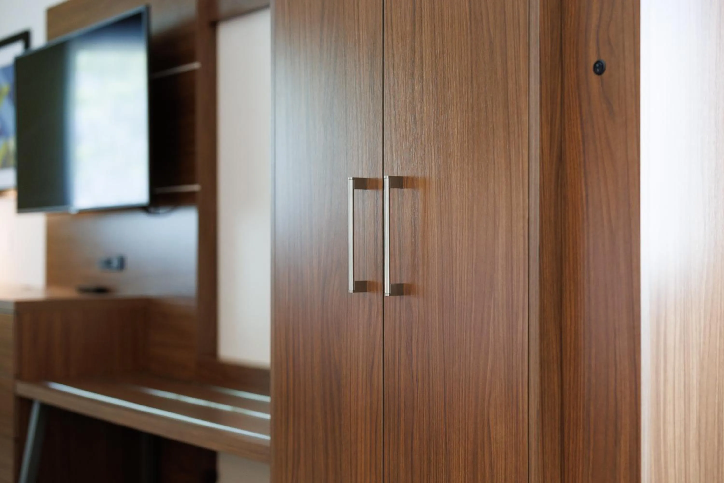 TV and multimedia in Holiday Inn Express & Suites Mountain View Silicon Valley by IHG