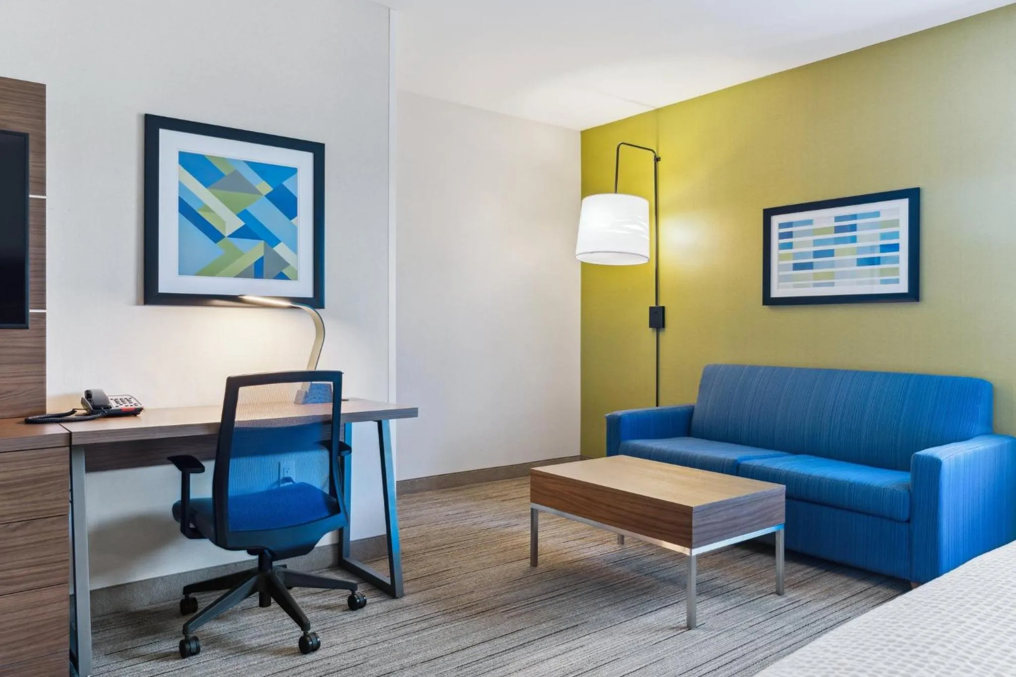 Photo of the whole room in Holiday Inn Express & Suites Mountain View Silicon Valley by IHG