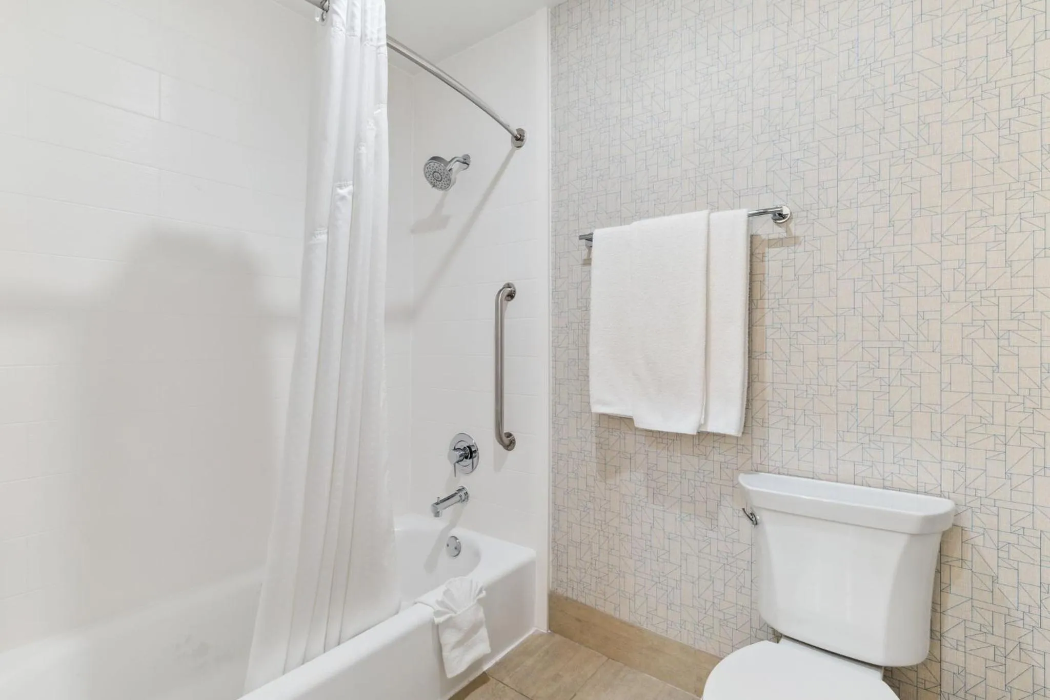 Bathroom in Holiday Inn Express & Suites Mountain View Silicon Valley by IHG