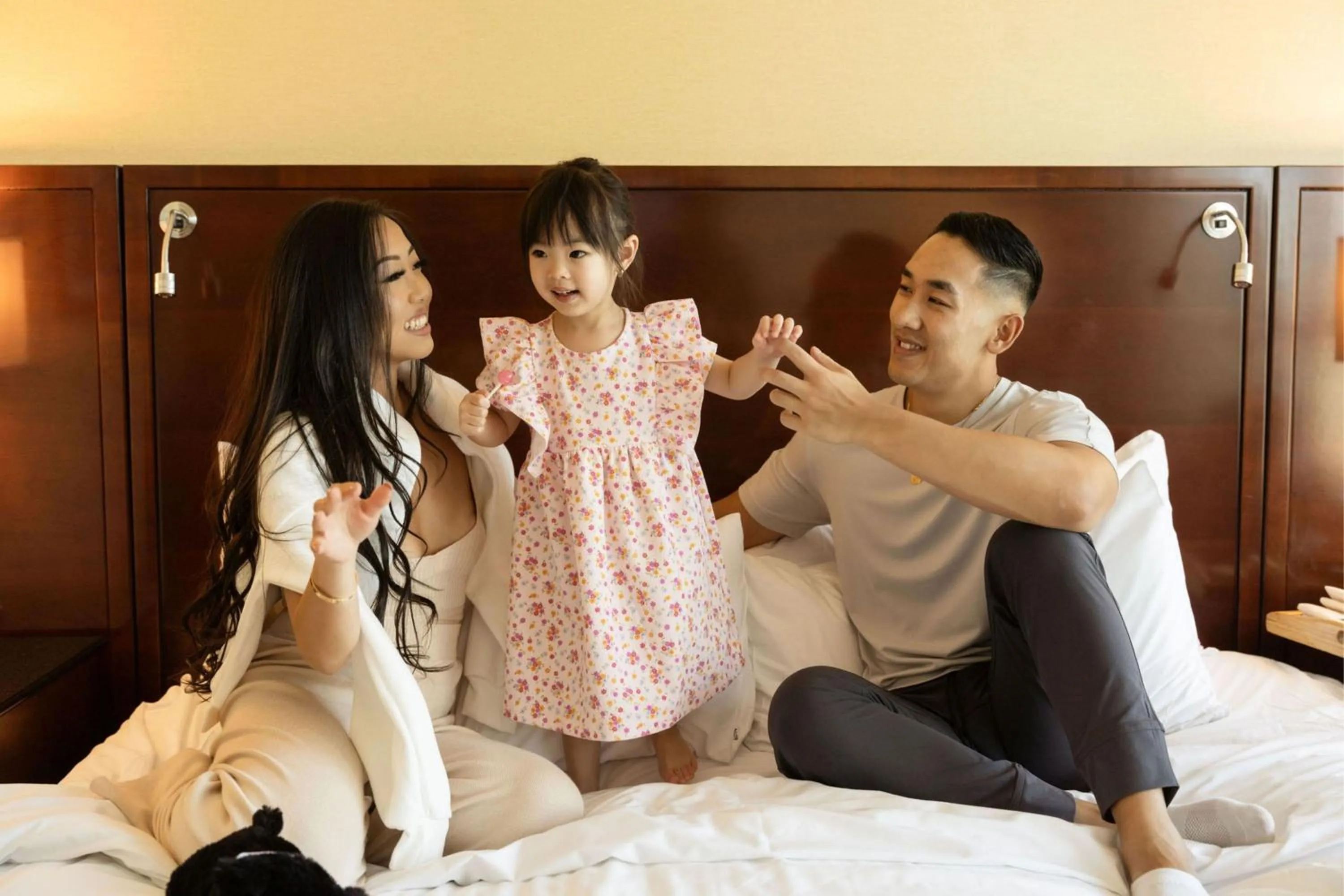 Photo of the whole room, Bed in Vancouver Marriott Pinnacle Downtown Hotel