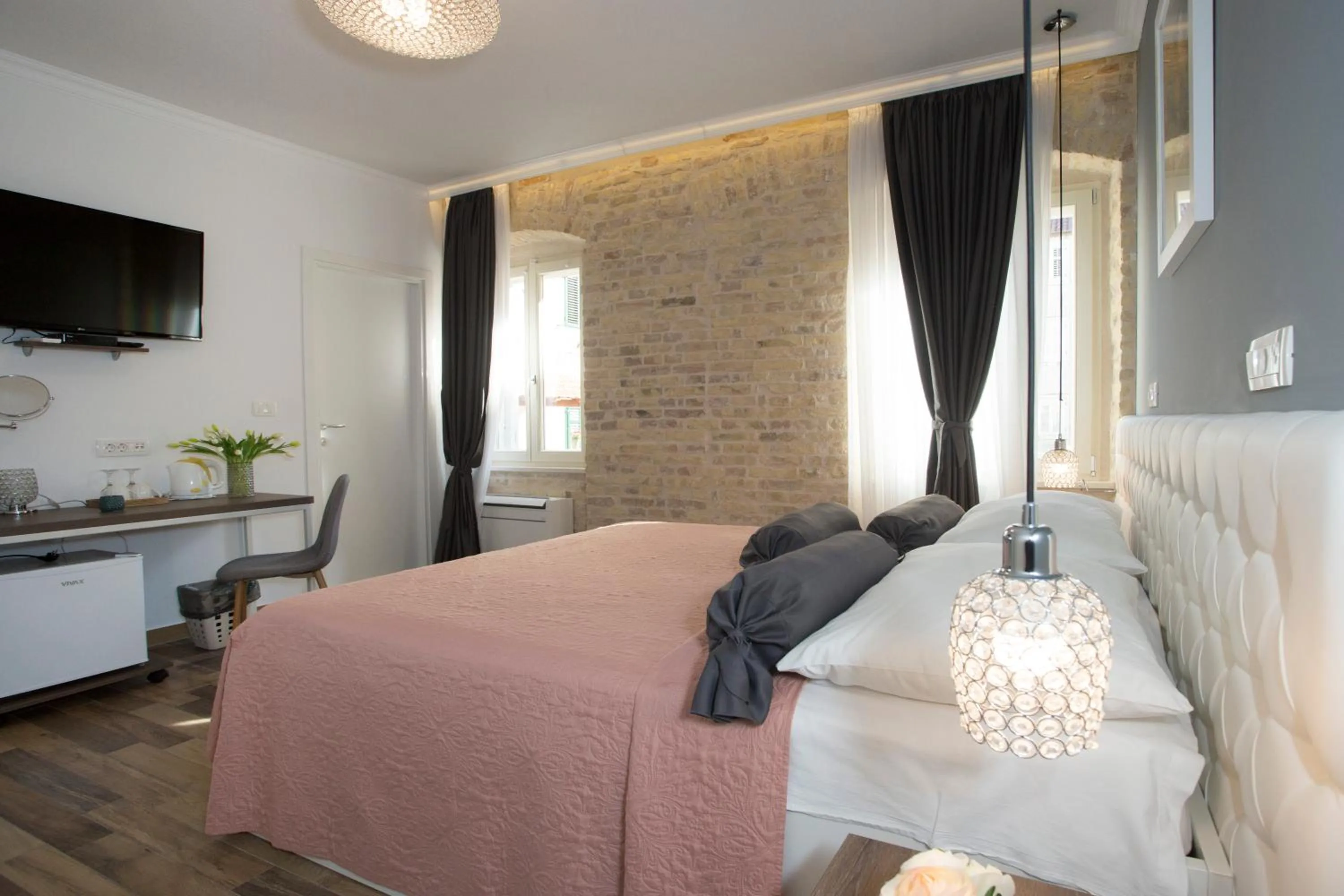 Photo of the whole room, Bed in Aspalathos Residence