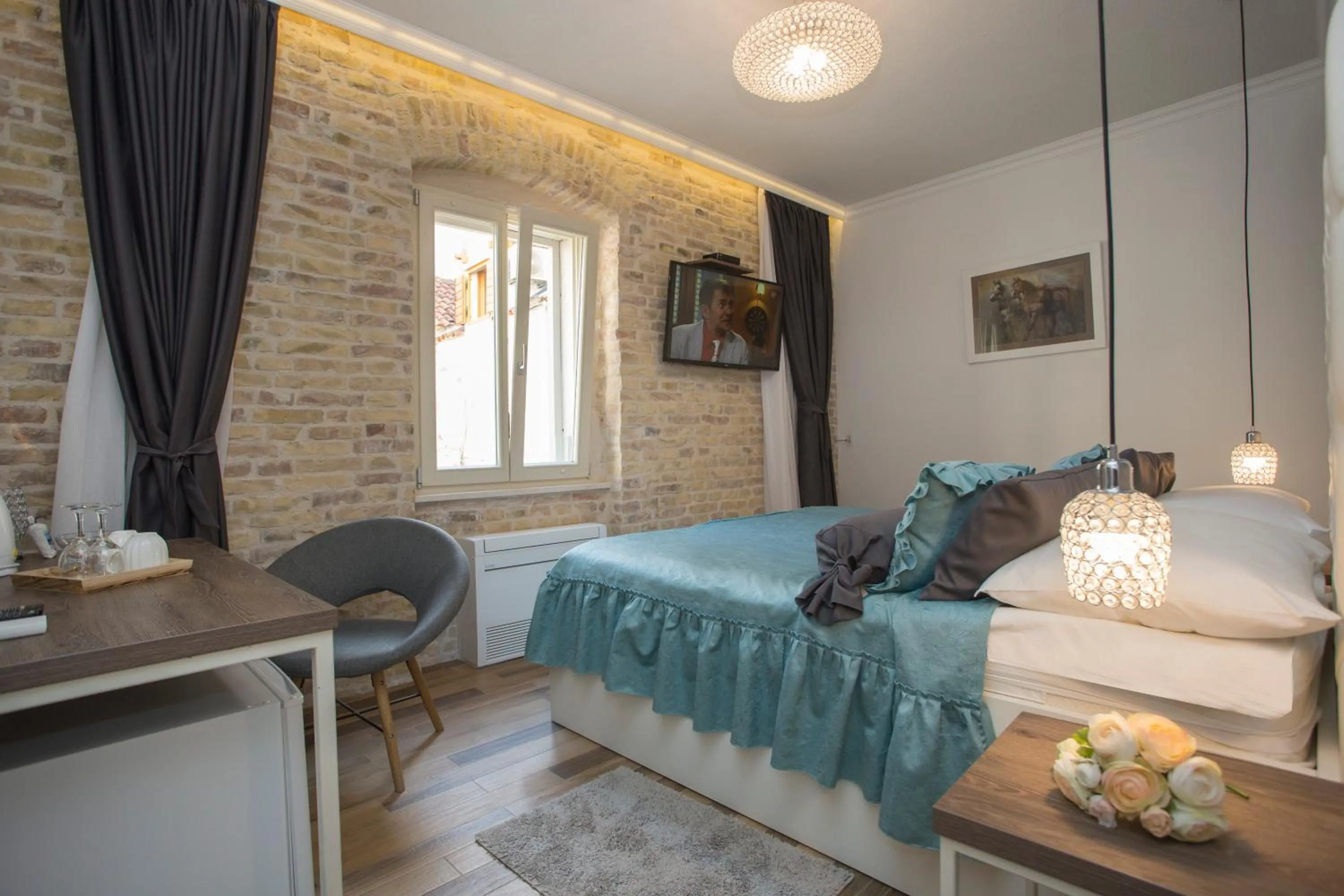 Photo of the whole room, Bed in Aspalathos Residence