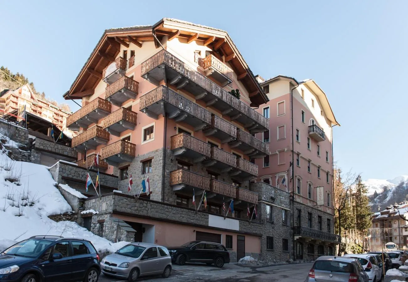 Limone Palace Aparthotel