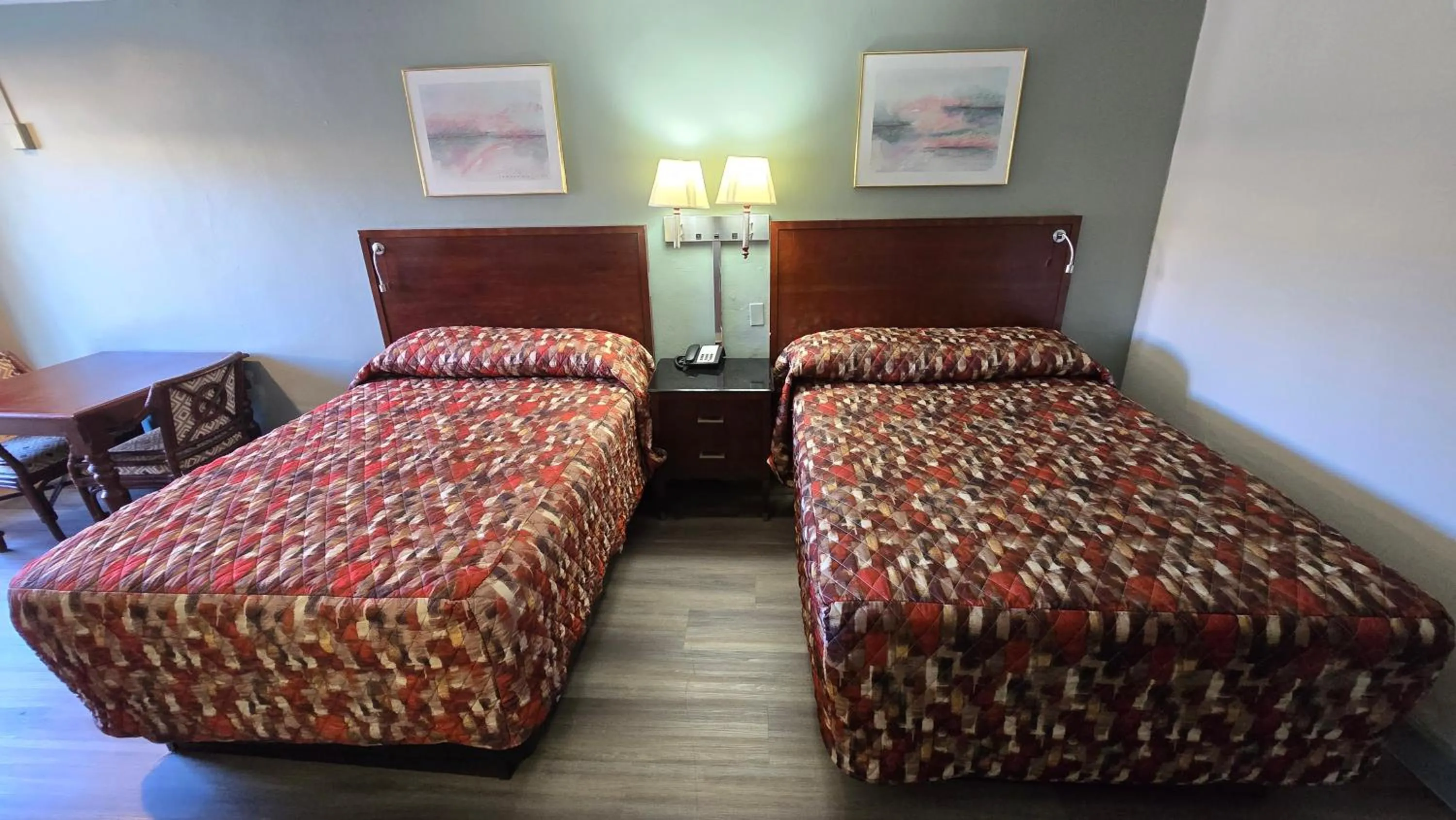 Bed in Gulf Way Inn Clearwater