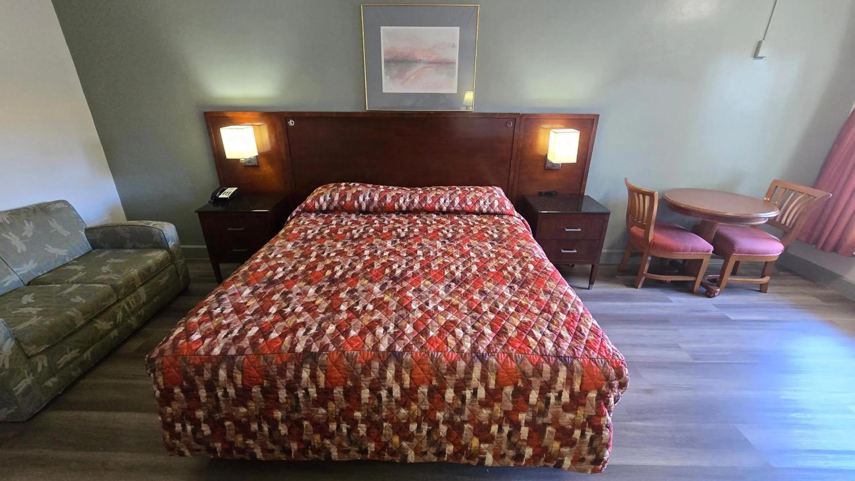 Bed in Gulf Way Inn Clearwater