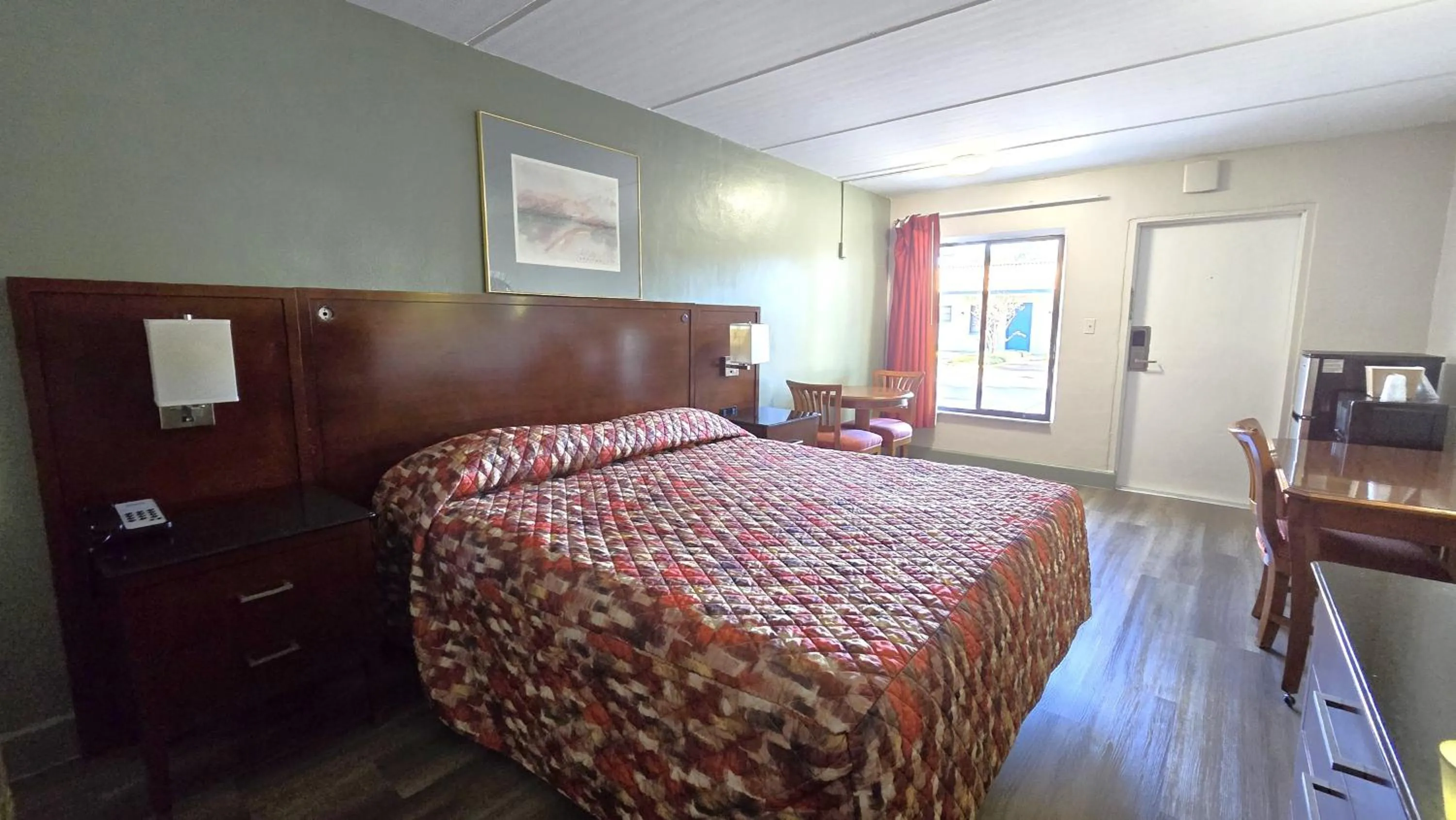 Bed in Gulf Way Inn Clearwater