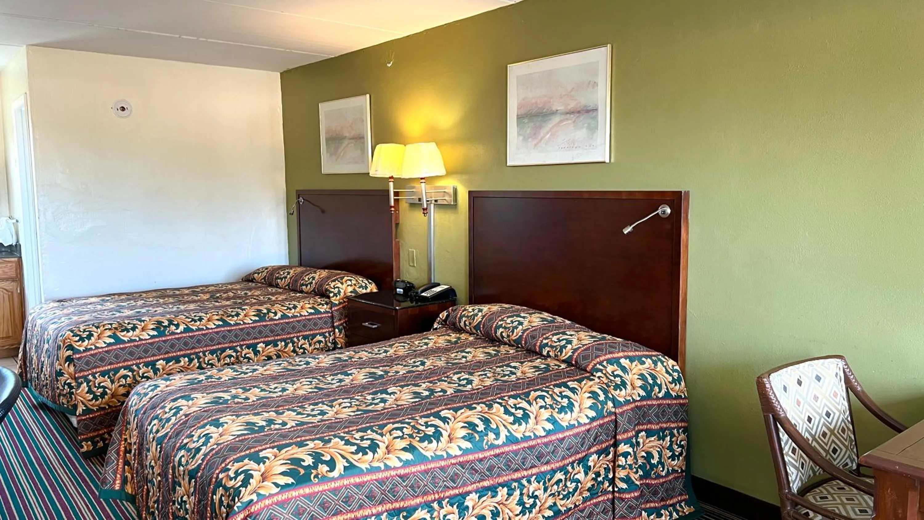 Bed in Gulf Way Inn Clearwater