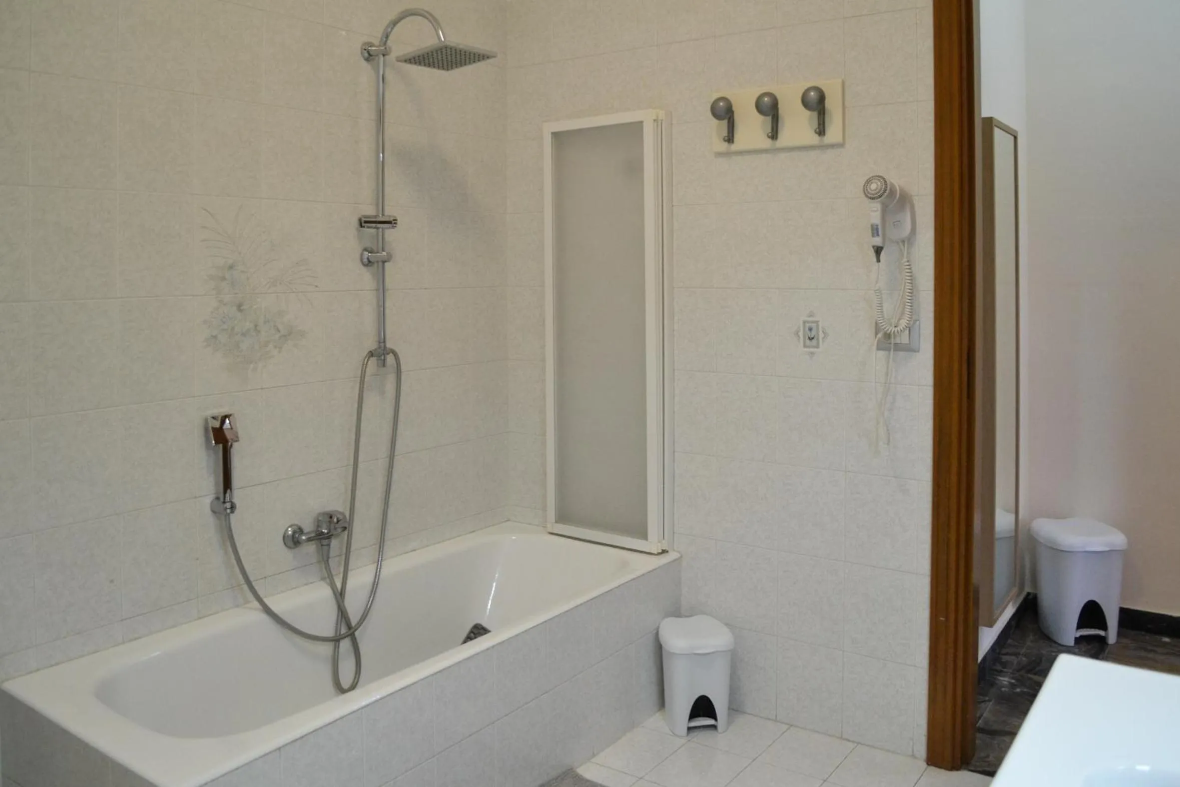 Bathroom in Pompei Gryllus