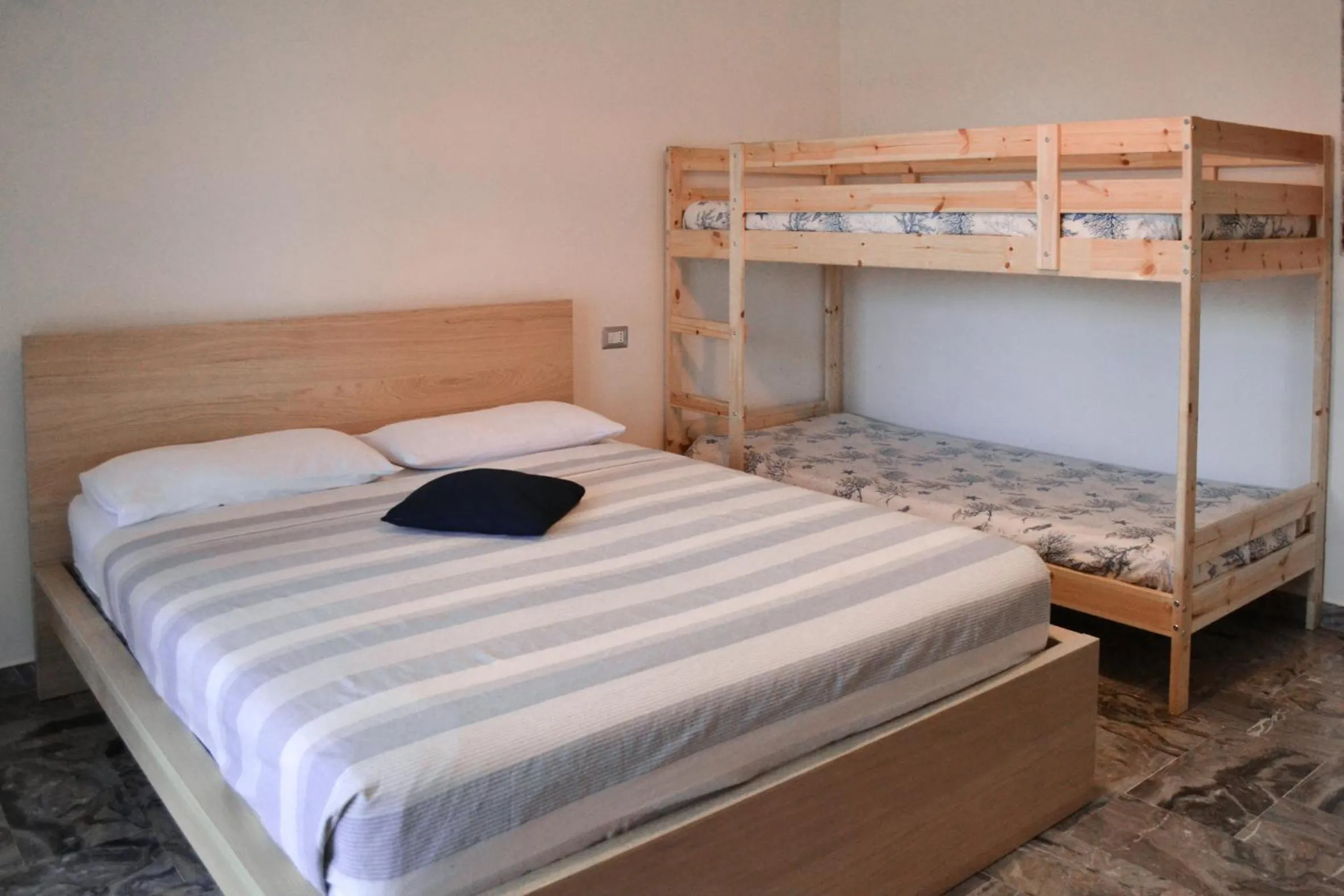 bunk bed in Pompei Gryllus