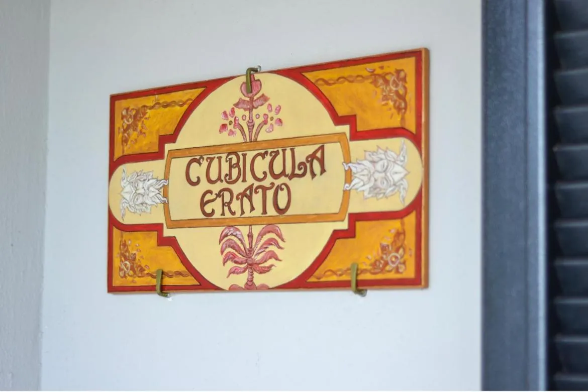 Property logo or sign in Pompei Gryllus