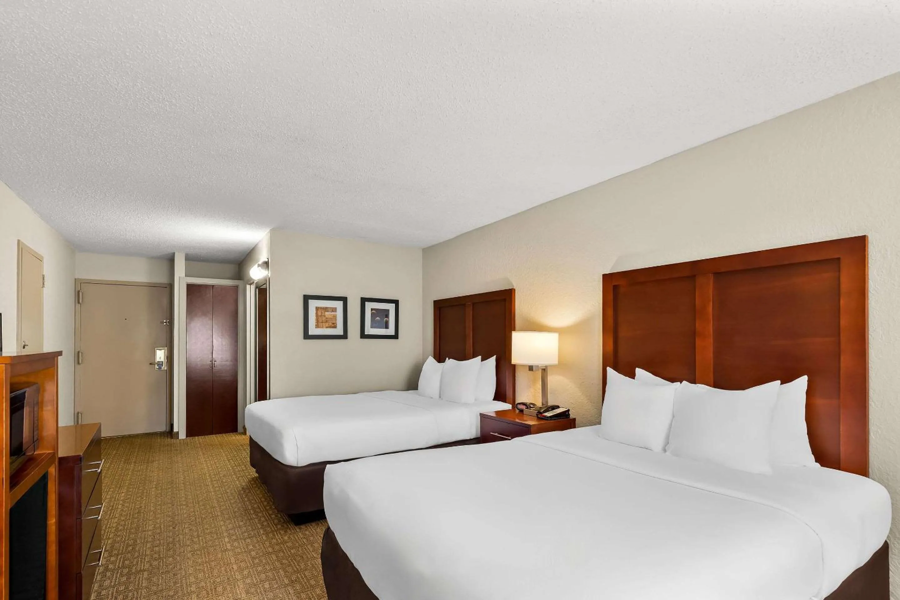 Bedroom, Bed in Comfort Inn St Louis - Westport Event Center