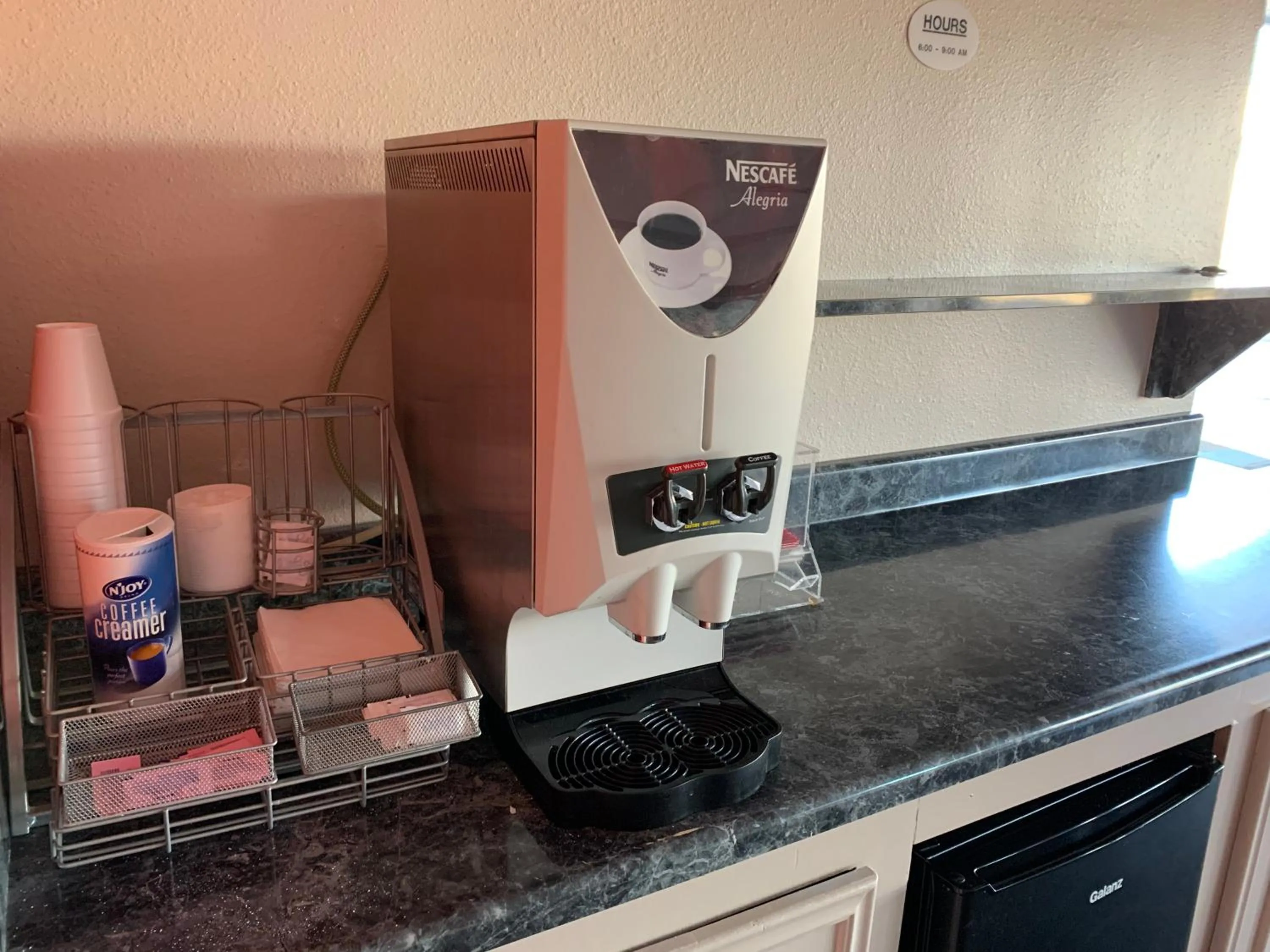 Coffee/tea facilities in Americas Best Value Inn Hobby Airport