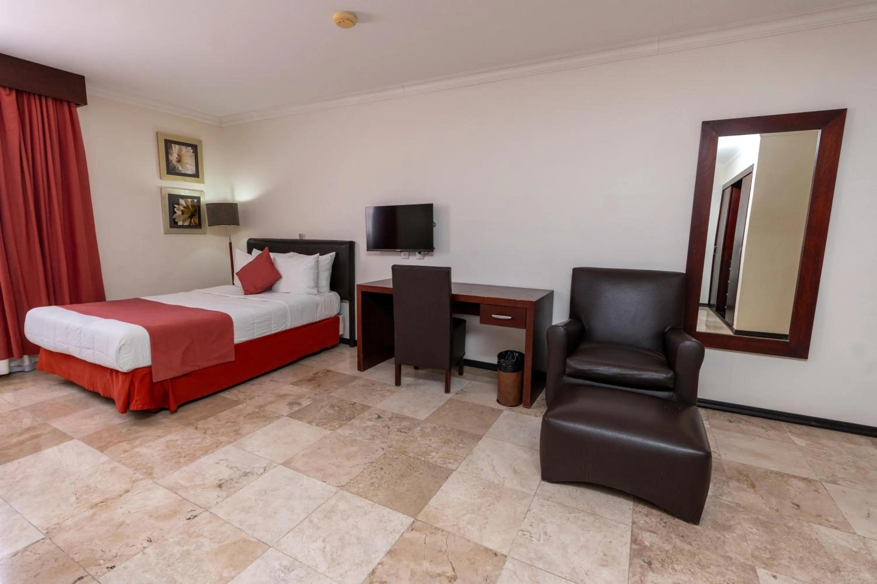 Photo of the whole room, Bed in Hotel Ocean View