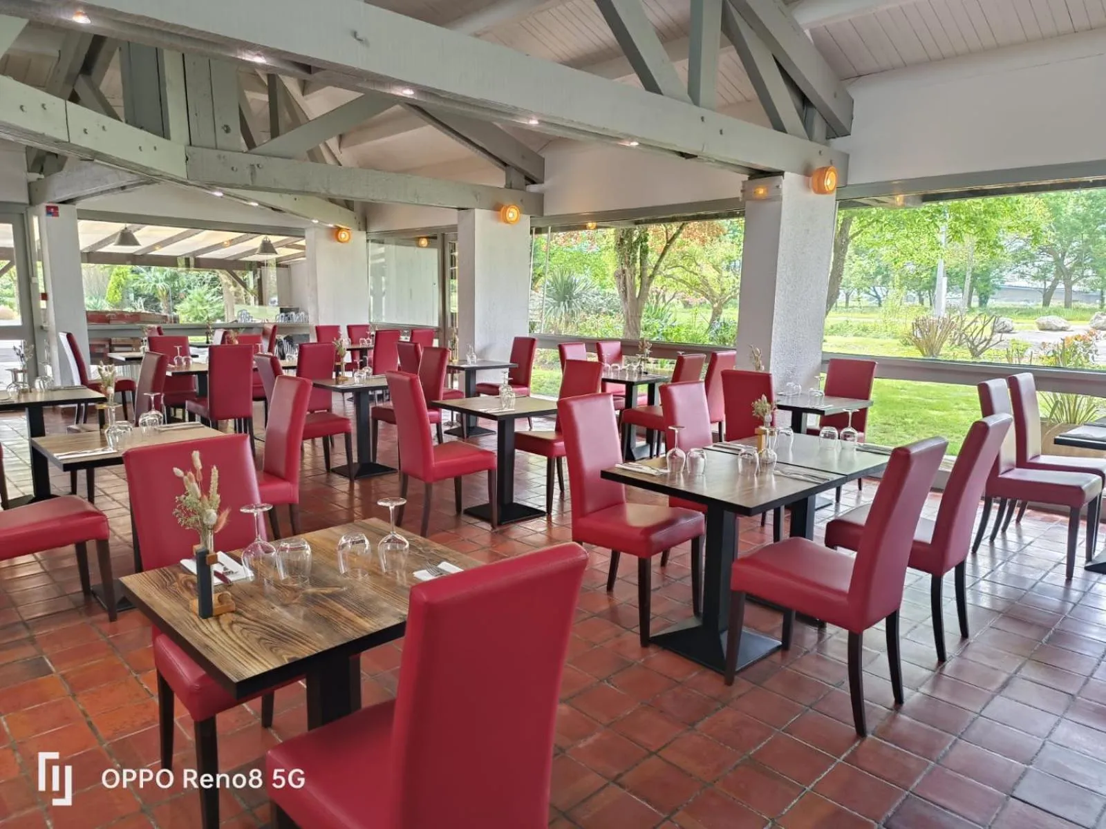 Restaurant/places to eat in Hôtel-Restaurant La Belle Poule - Contact Hotel