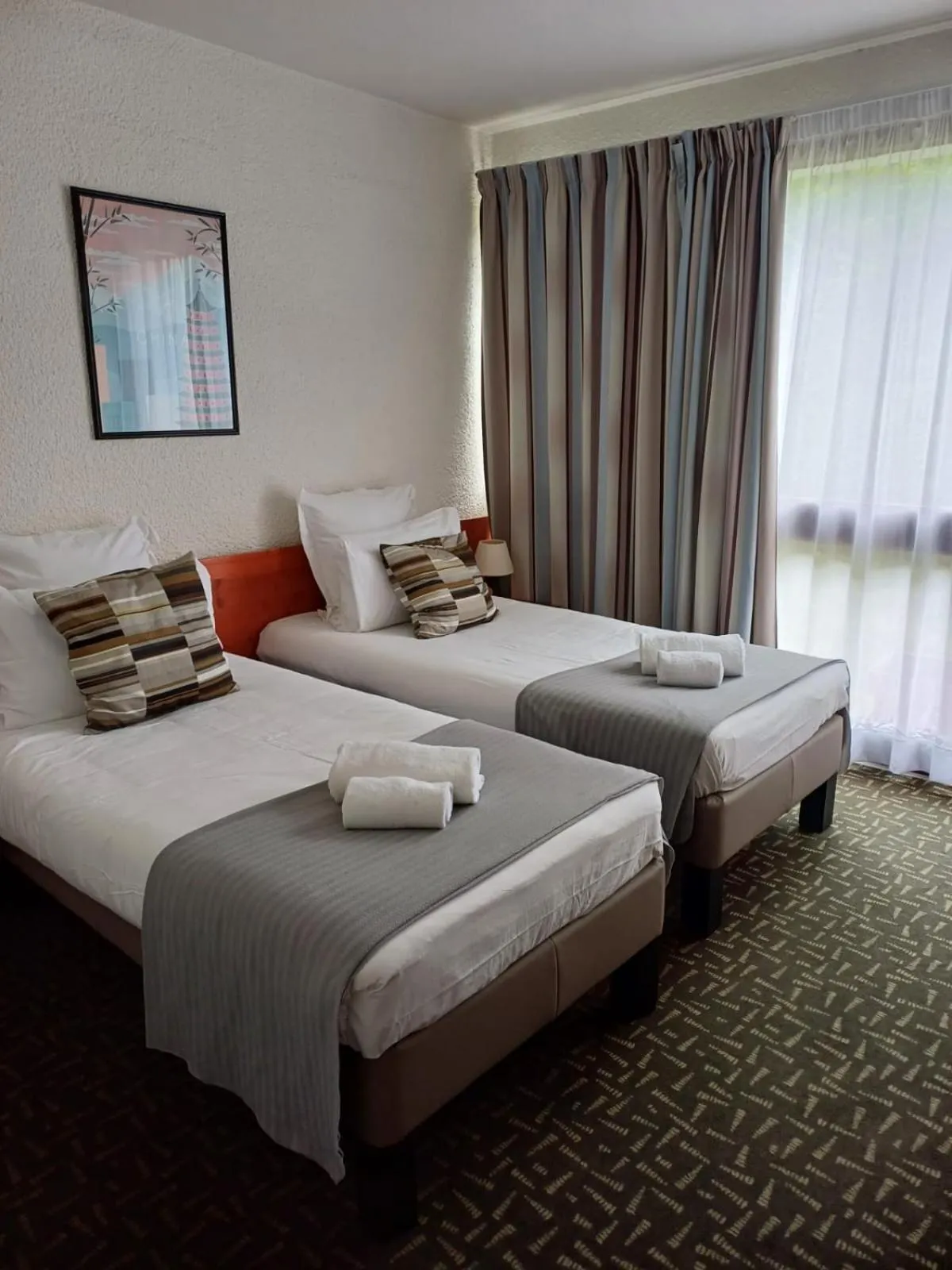 Photo of the whole room, Bed in Hôtel-Restaurant La Belle Poule - Contact Hotel