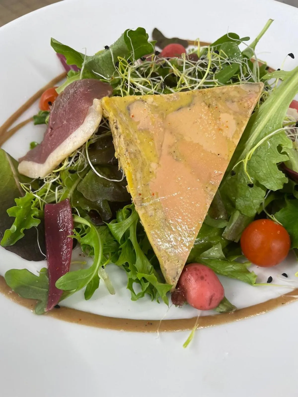 Food and drinks in Hôtel-Restaurant La Belle Poule - Contact Hotel