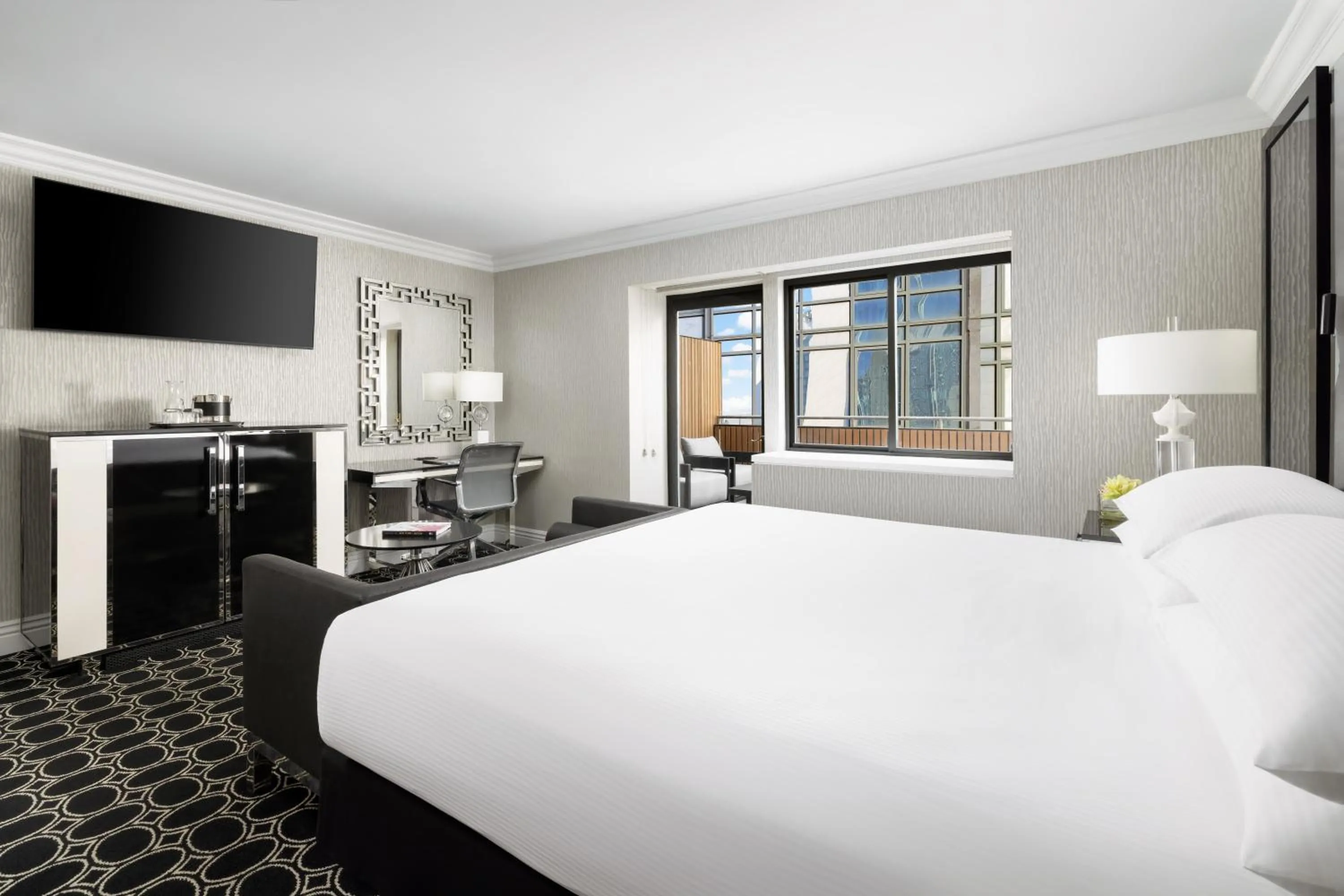 Balcony/Terrace, Bed in The Muse New York