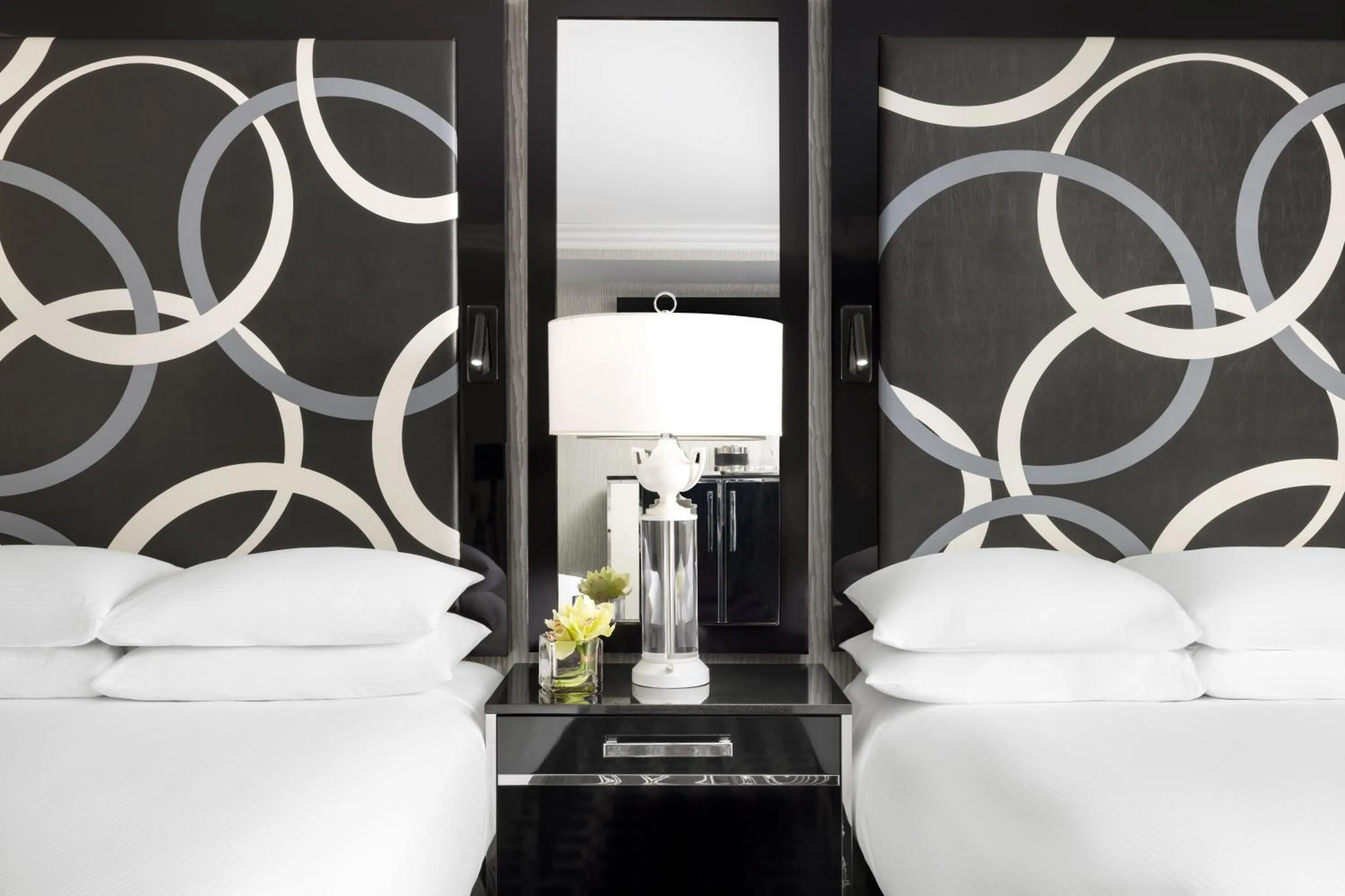 Bedroom, Bed in The Muse New York