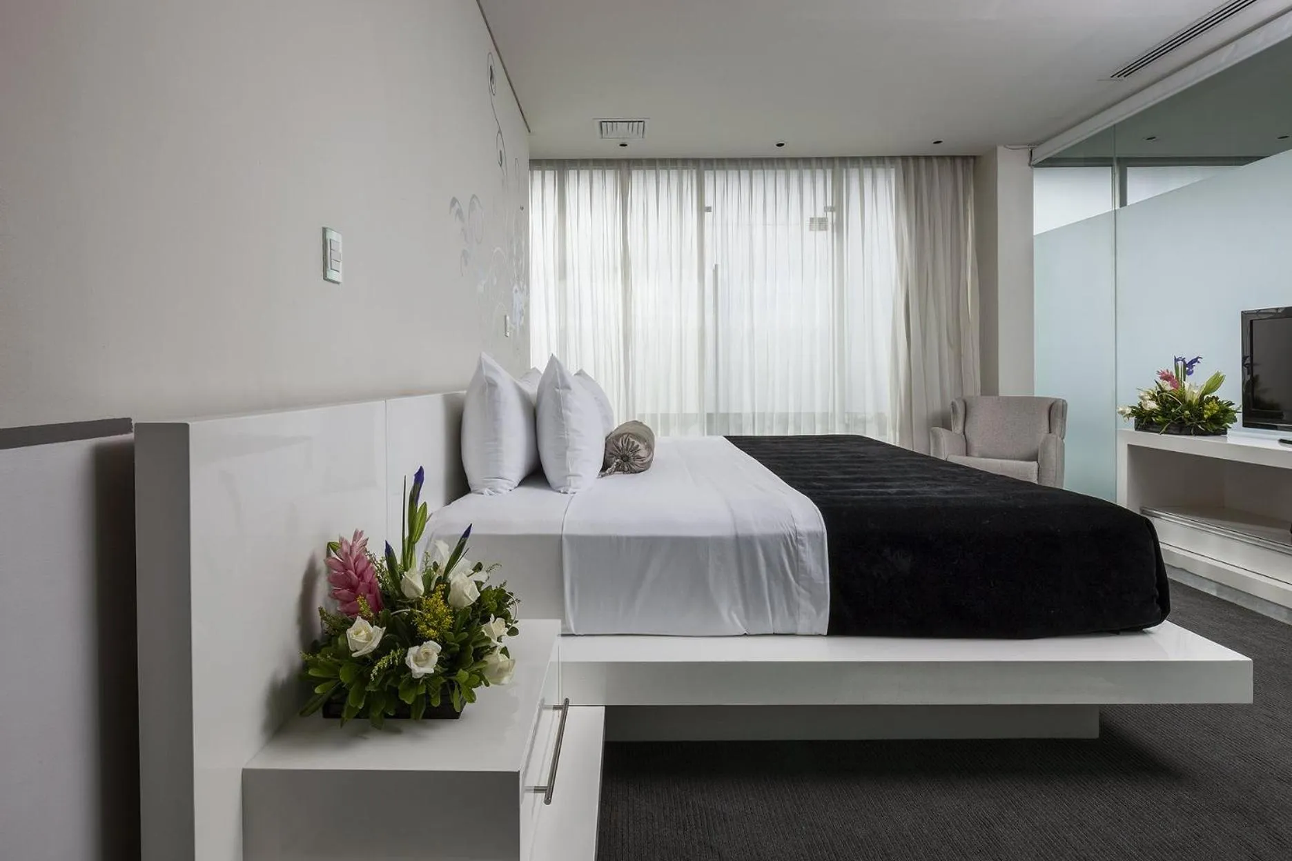 Photo of the whole room, Bed in Gamma Morelia Belo