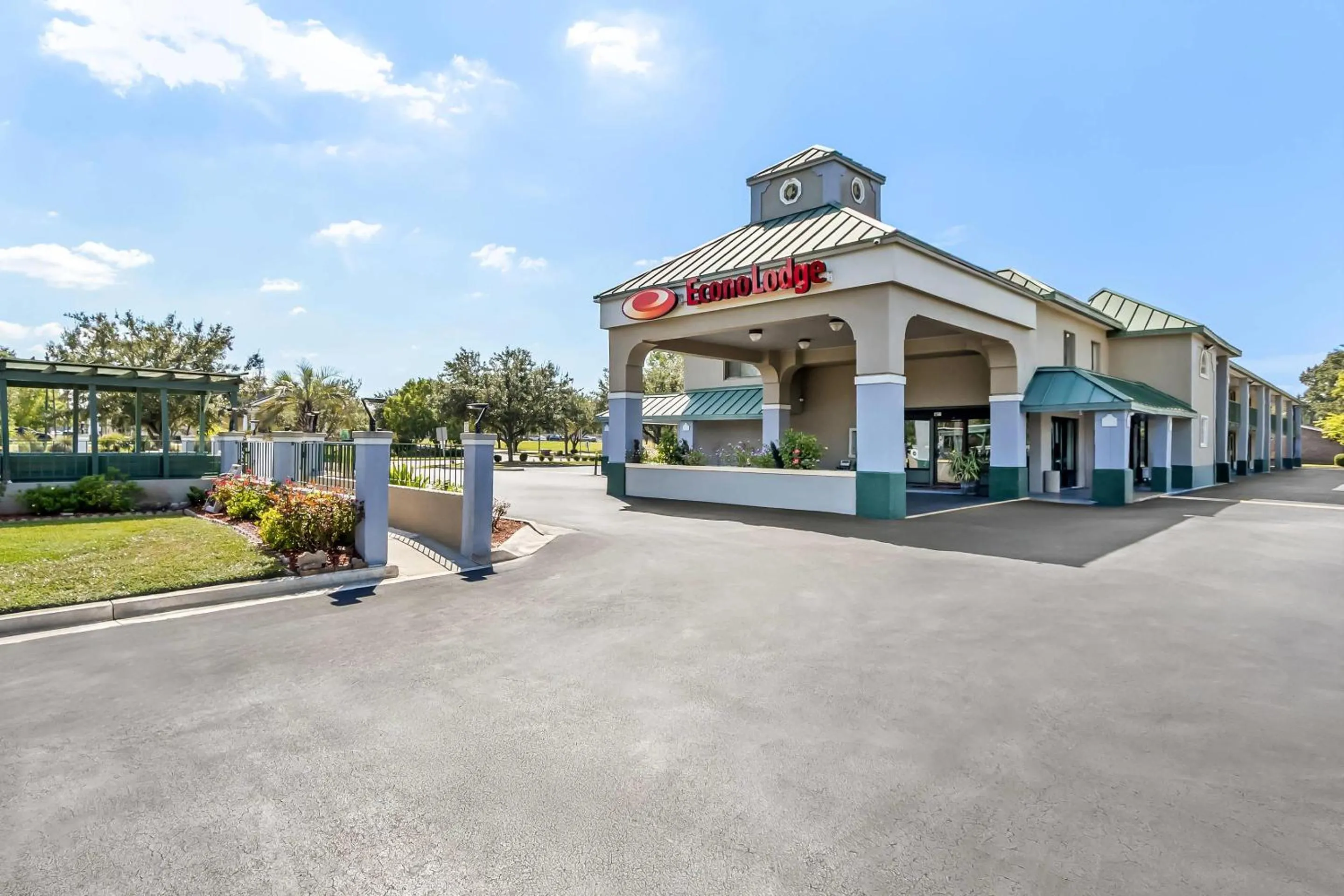 Property building in Econo Lodge Goose Creek - Charleston North