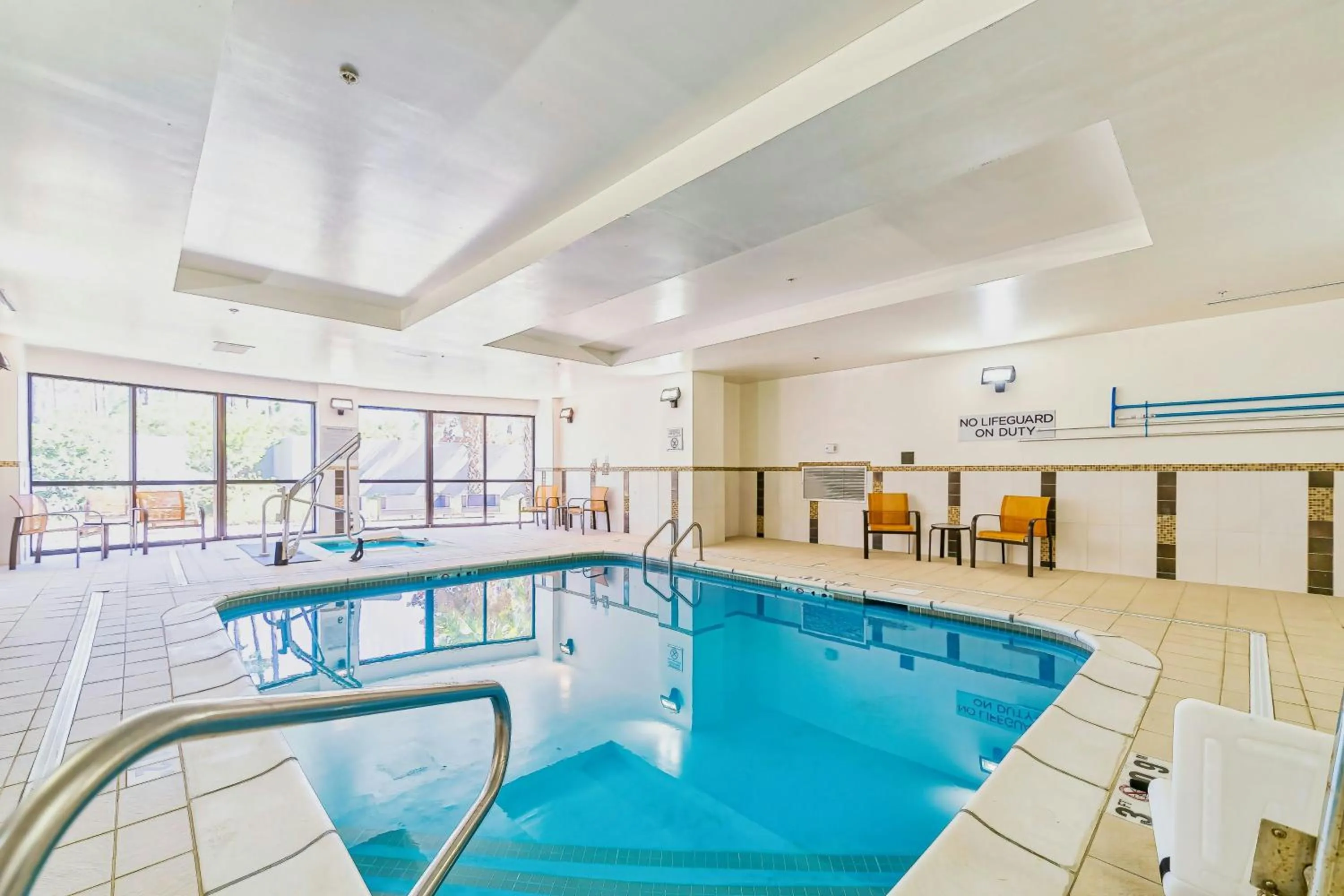 Swimming pool in Courtyard Biloxi North/D'Iberville