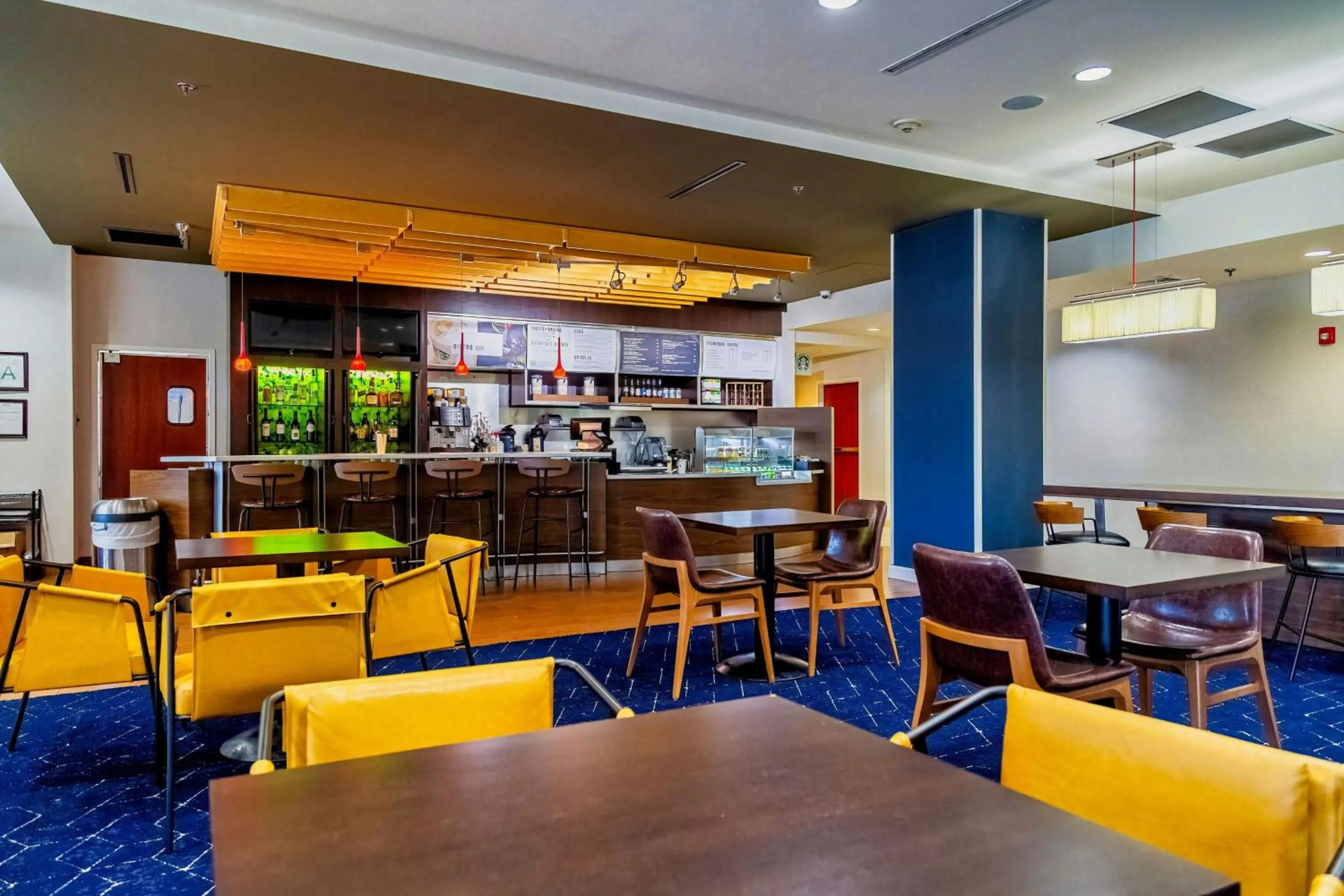 Restaurant/places to eat in Courtyard Biloxi North/D'Iberville