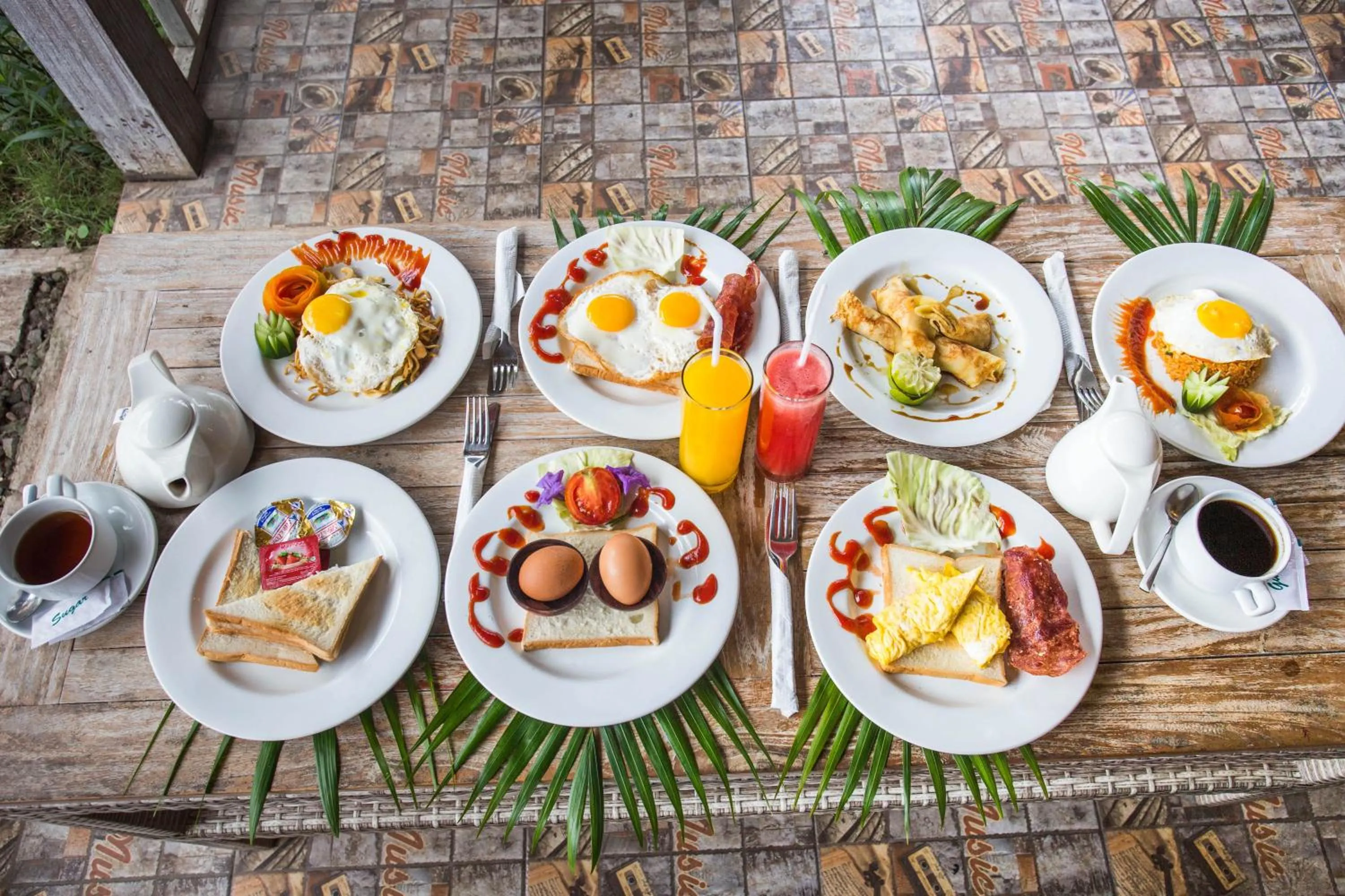 Food and drinks in The Syron Huts Lembongan