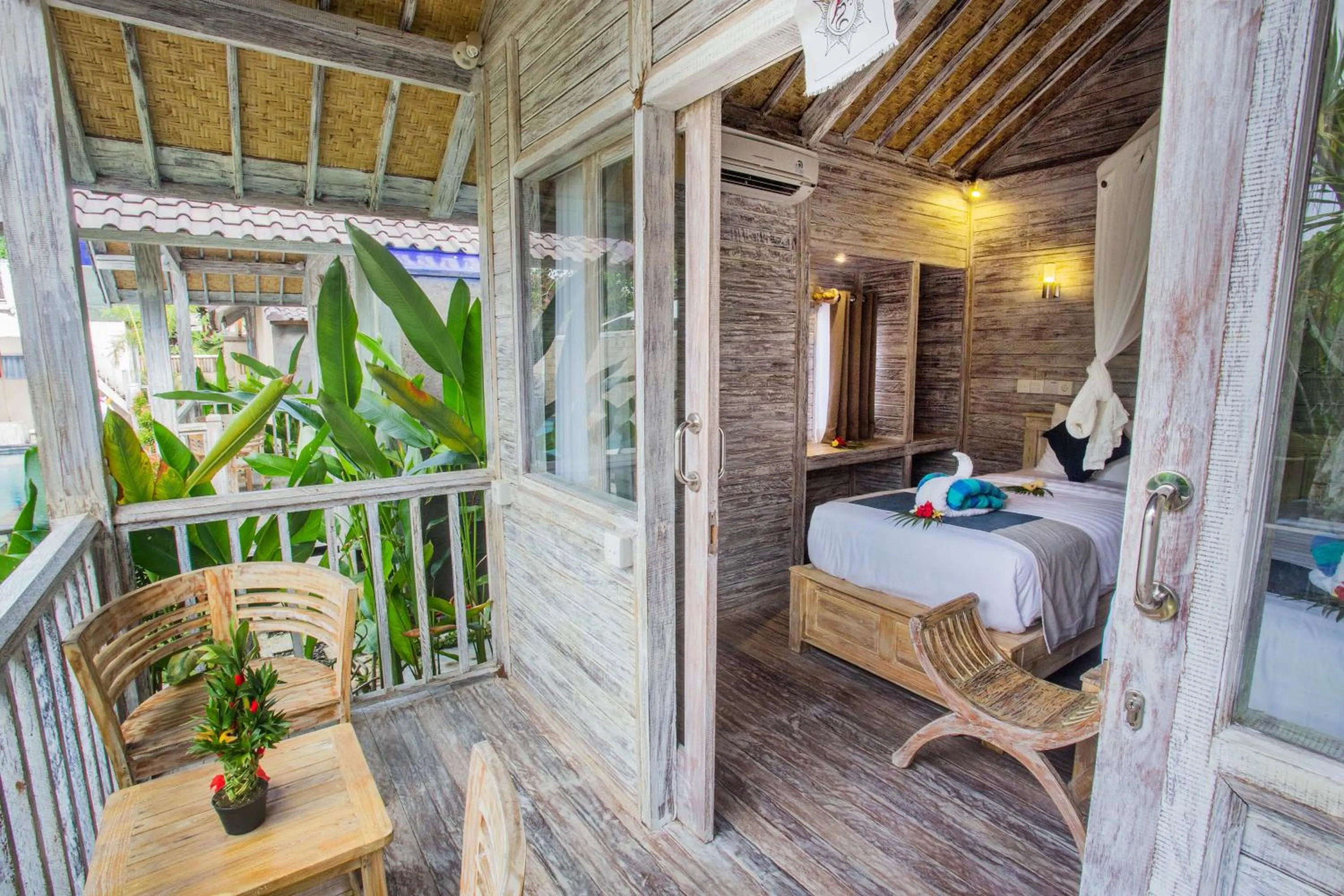 Balcony/Terrace, Bed in The Syron Huts Lembongan