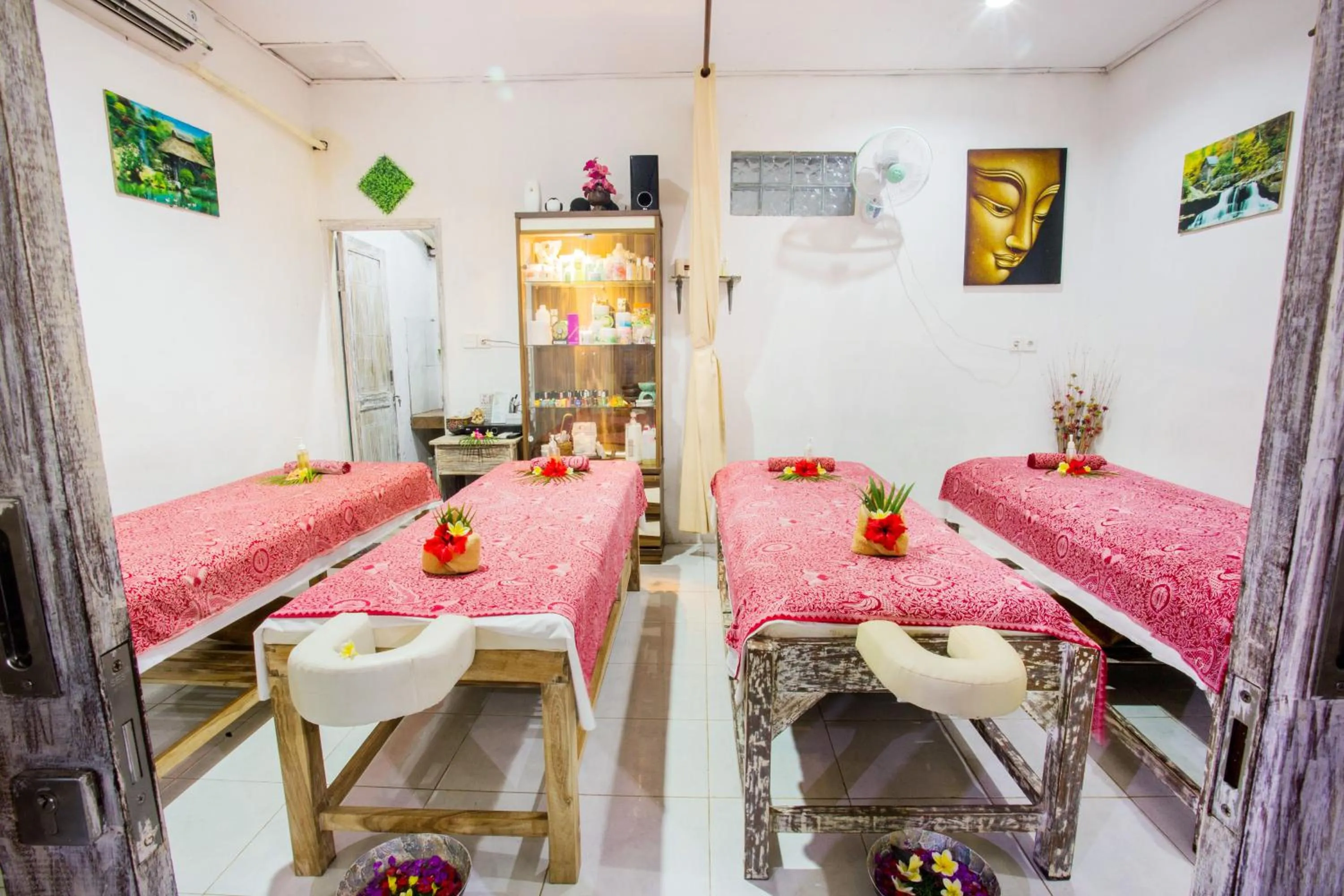 Property building in The Syron Huts Lembongan