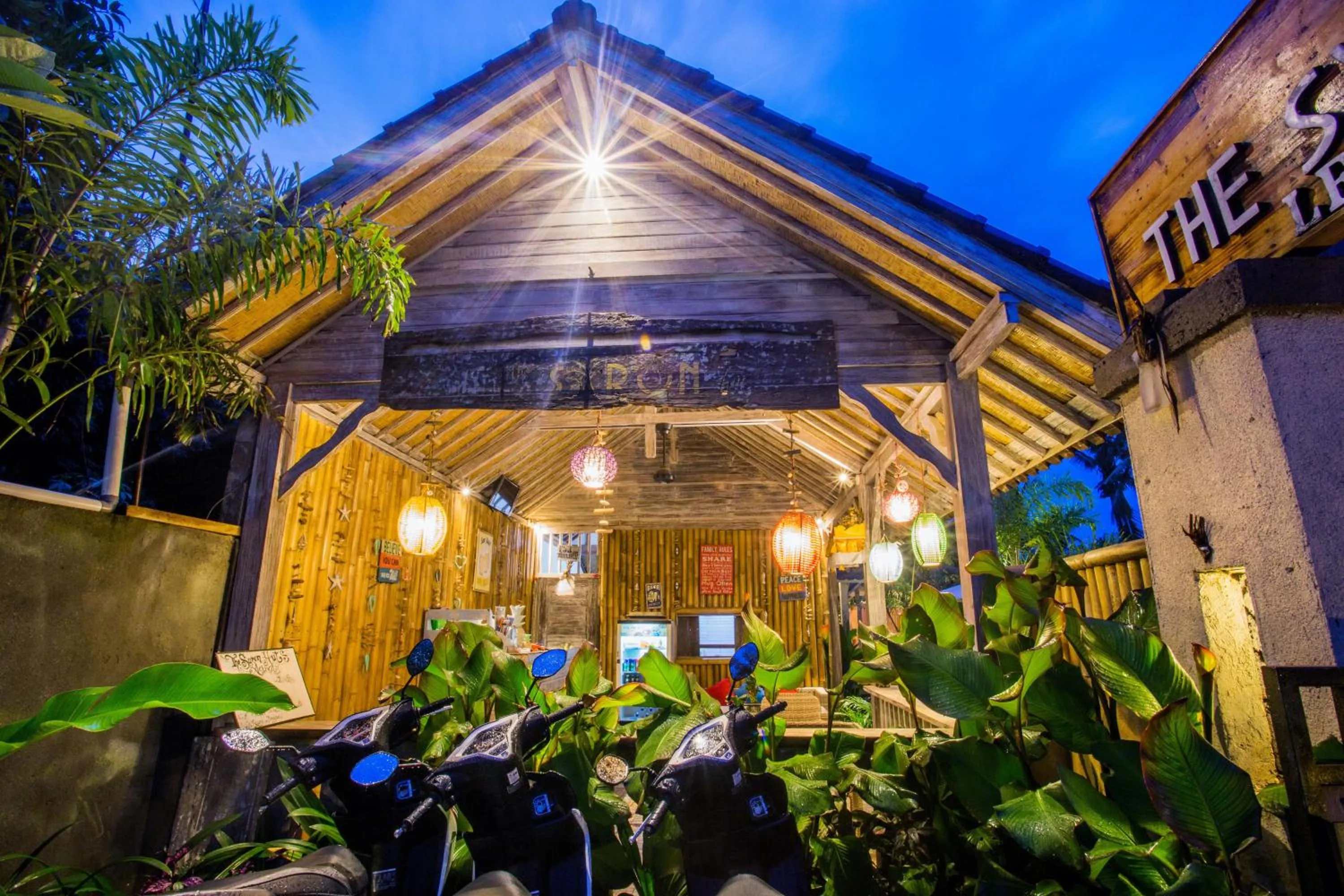 Property building in The Syron Huts Lembongan