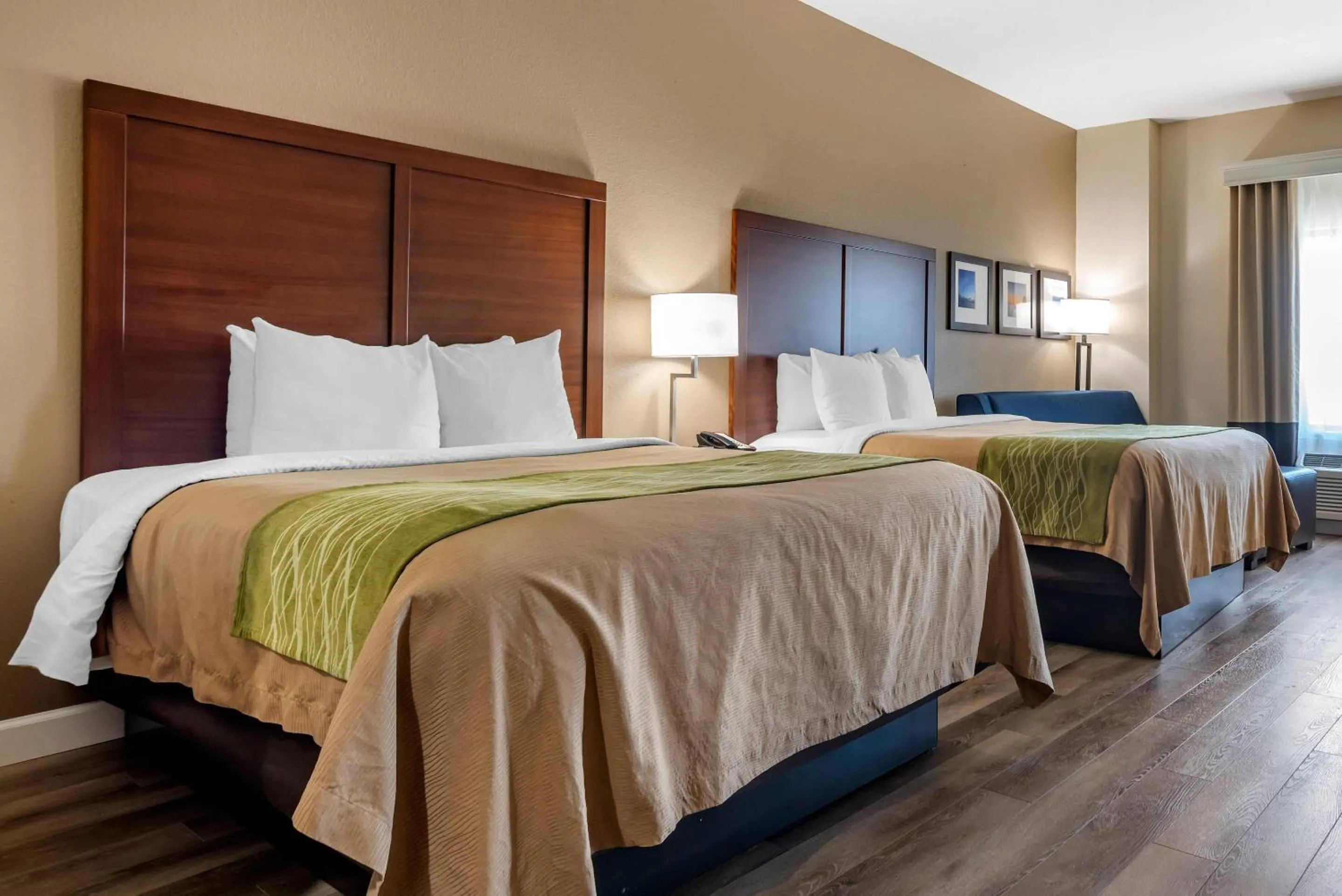 Bedroom, Bed in Comfort Inn & Suites Fort Walton Beach - Destin West